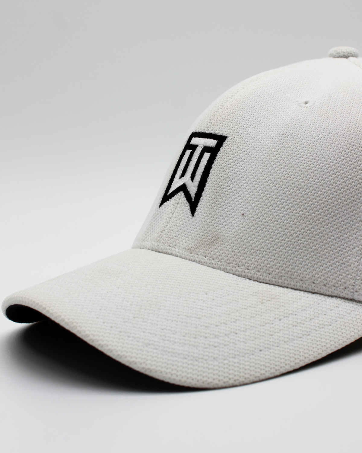 00s Nike Tiger Woods ‘TW’ Logo One White Cap