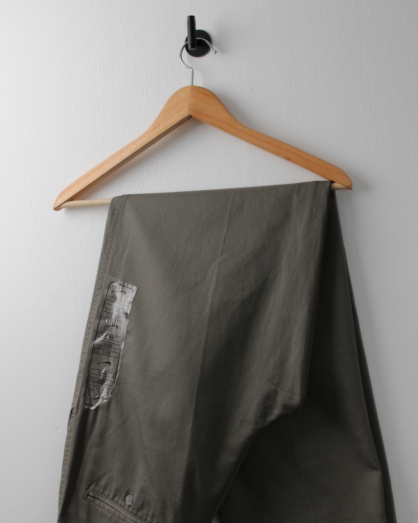 90s Nike Khaki Pleated Golf Trousers (30W 34L)