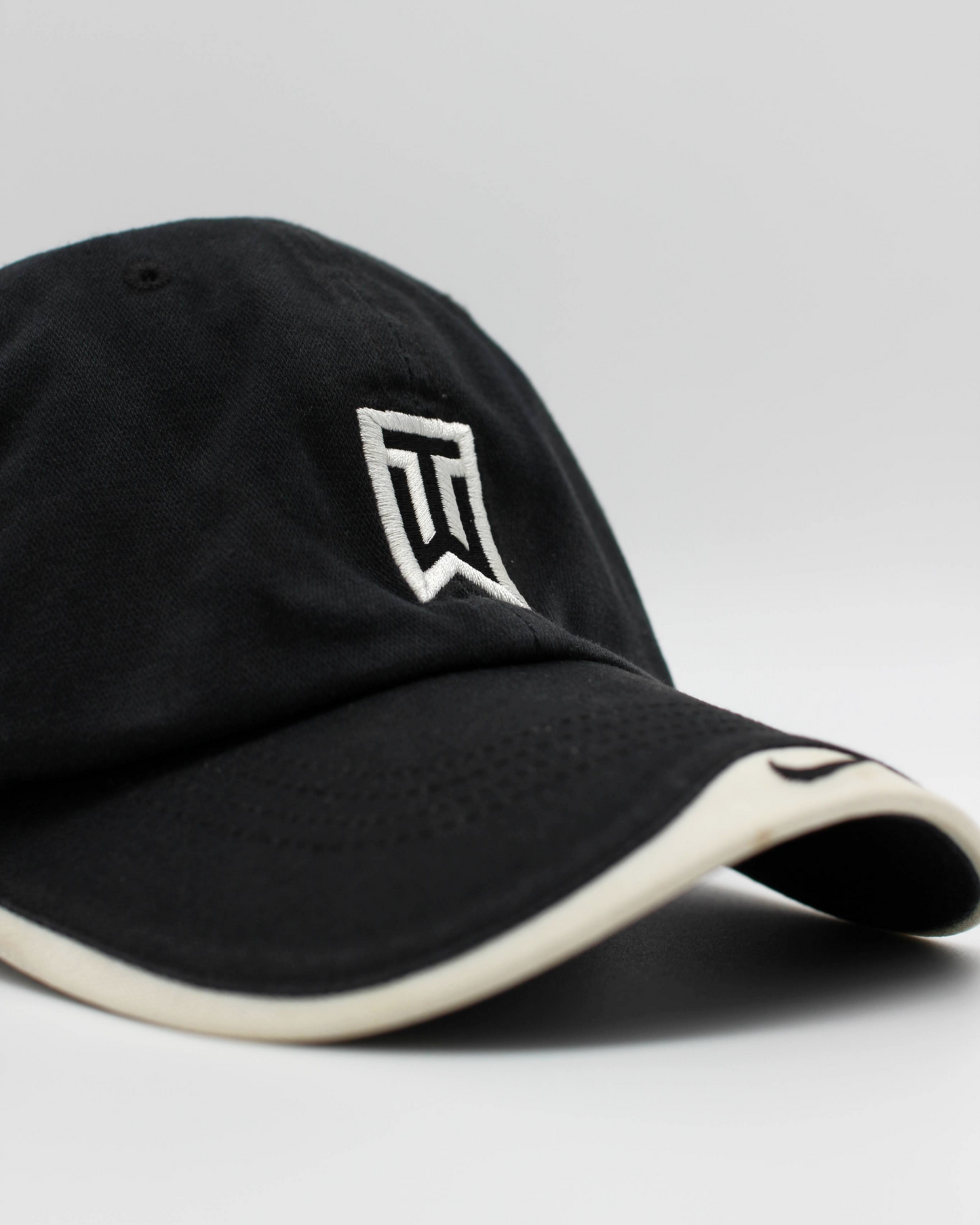 00s Nike Tiger Woods Black/White Cap