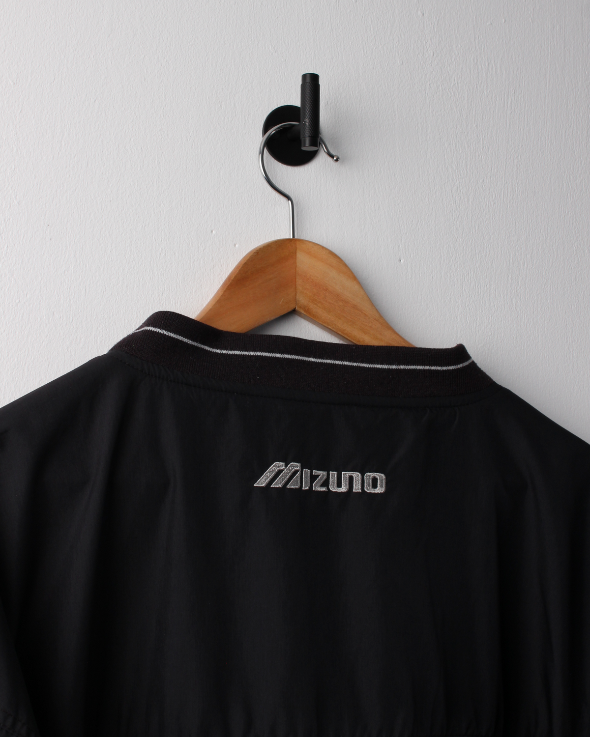00s Mizuno Black & Grey Windbreaker (XXL)