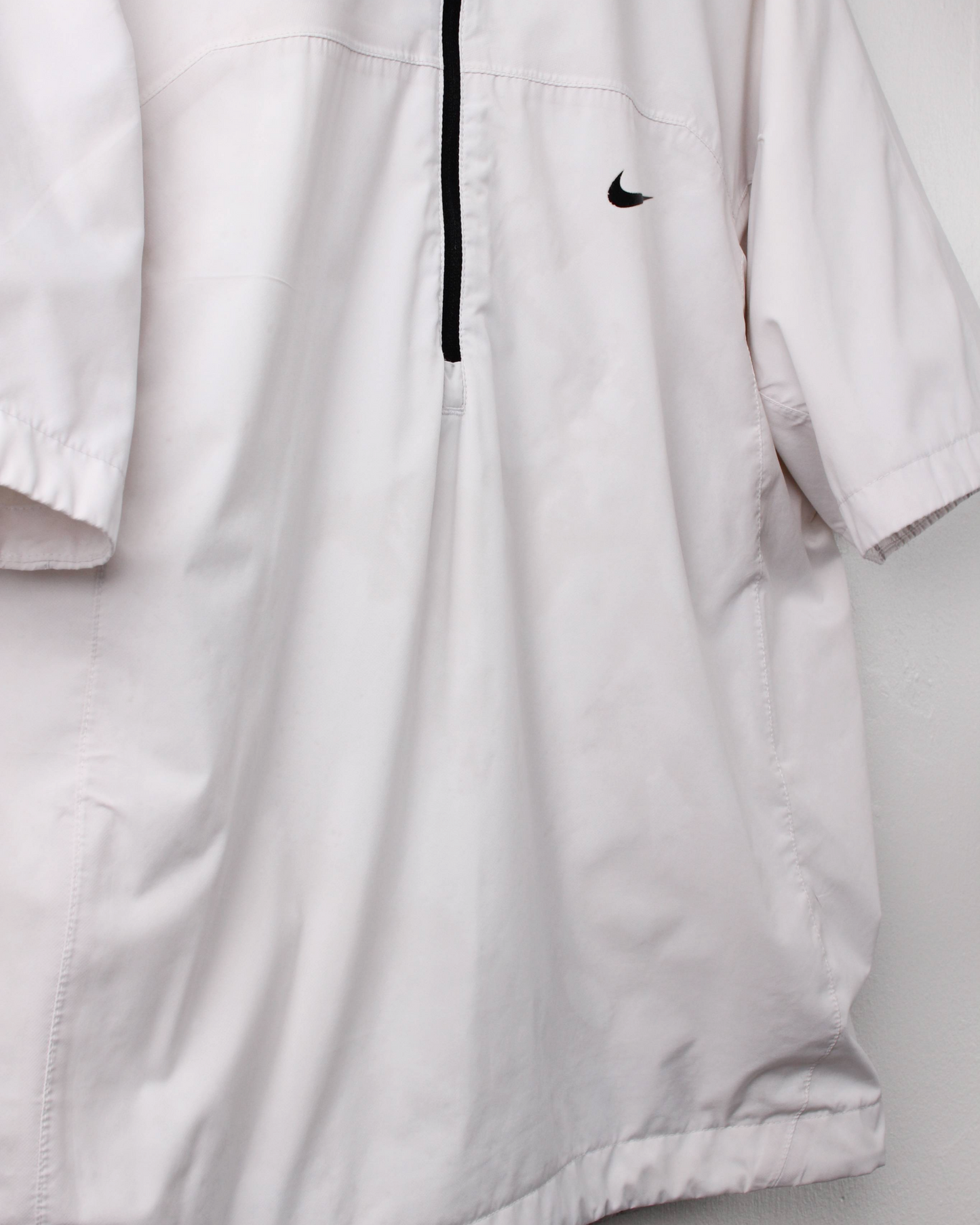 Modern Nike White Short Sleeve Windbreaker (M)
