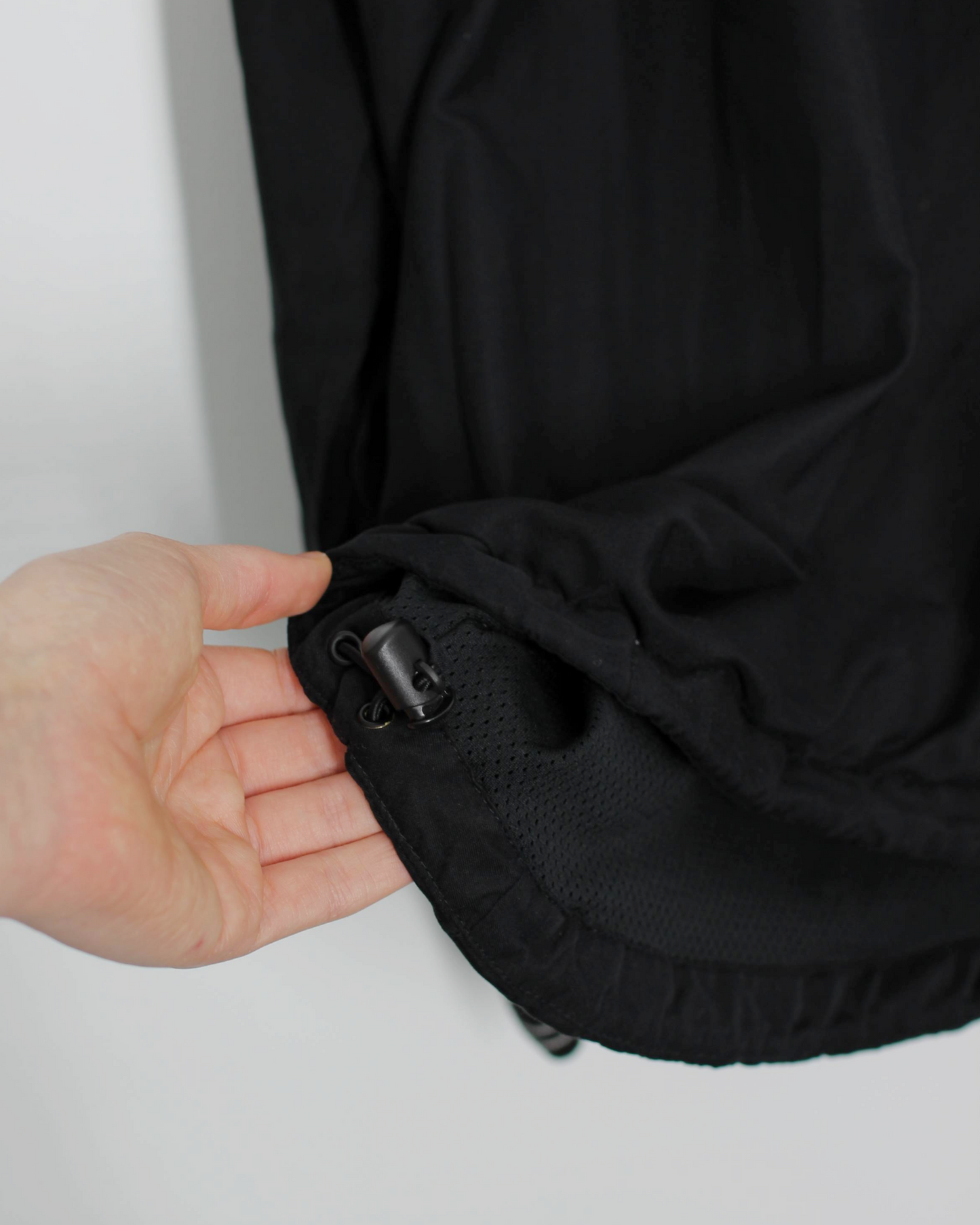 00s Nike Shield logo Black V-Neck Windbreaker (XL)