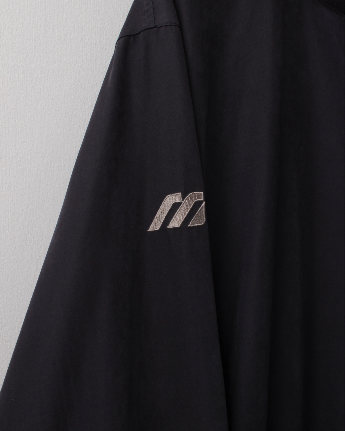 00s Mizuno Black Crewneck Windbreaker (L)