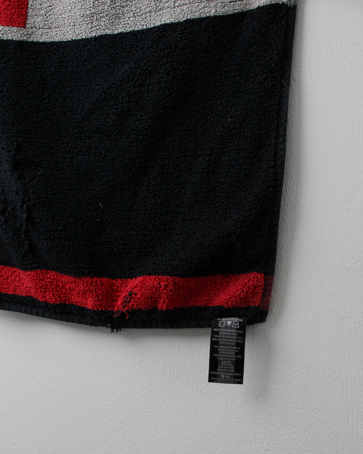 00s Nike Shield Logo Black & Red Golf Towel
