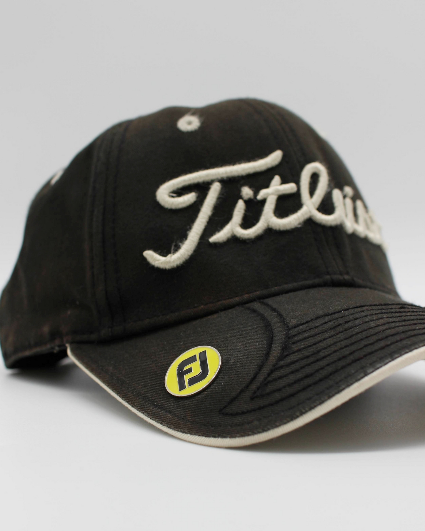 00s Titleist Black/Cream Cap