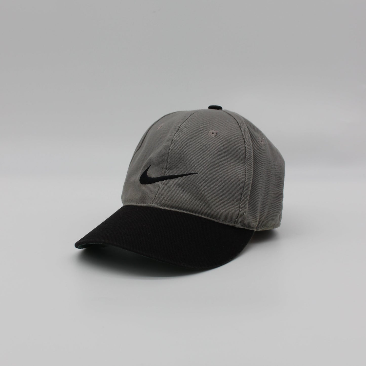 Nike Grey/Black Yin Yang Golf Cap (M)