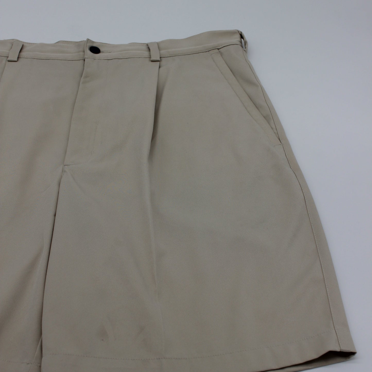 Nike Beige Golf Shorts (L, 36W)