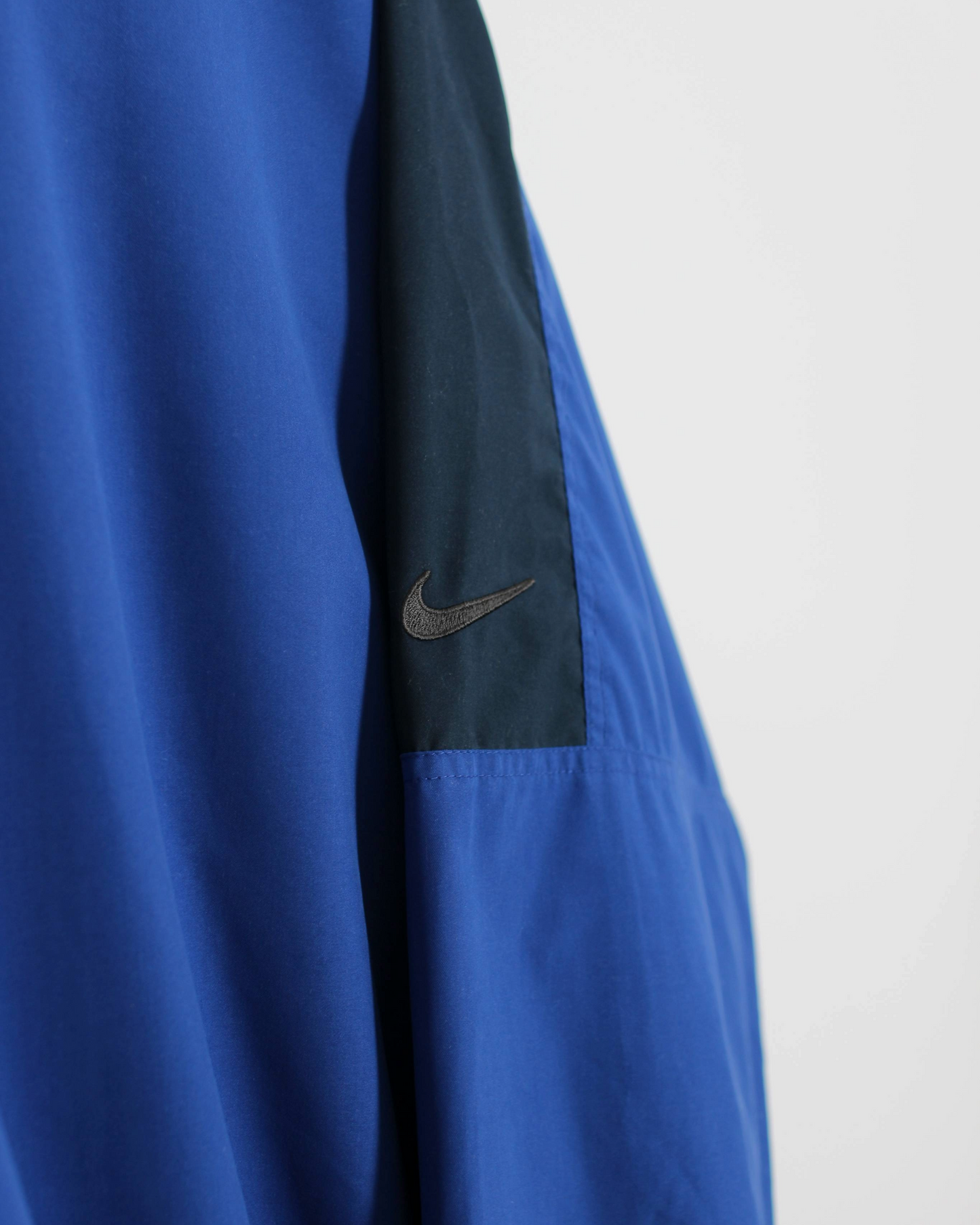 90s Nike Blue/Black V-Neck Windbreaker (L)