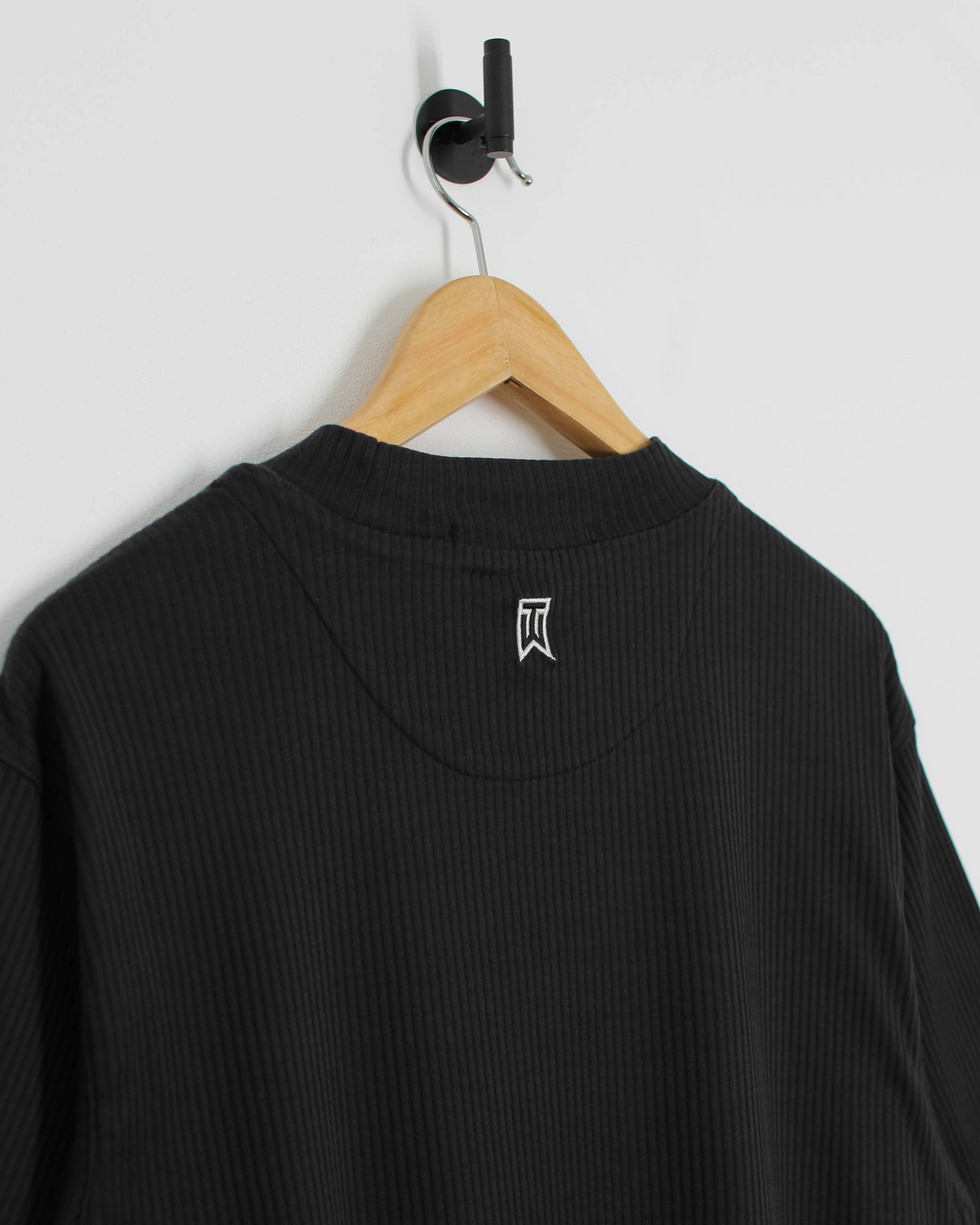 2005 Open Championship Tiger Woods Black Mock Neck Golf Shirt (M)