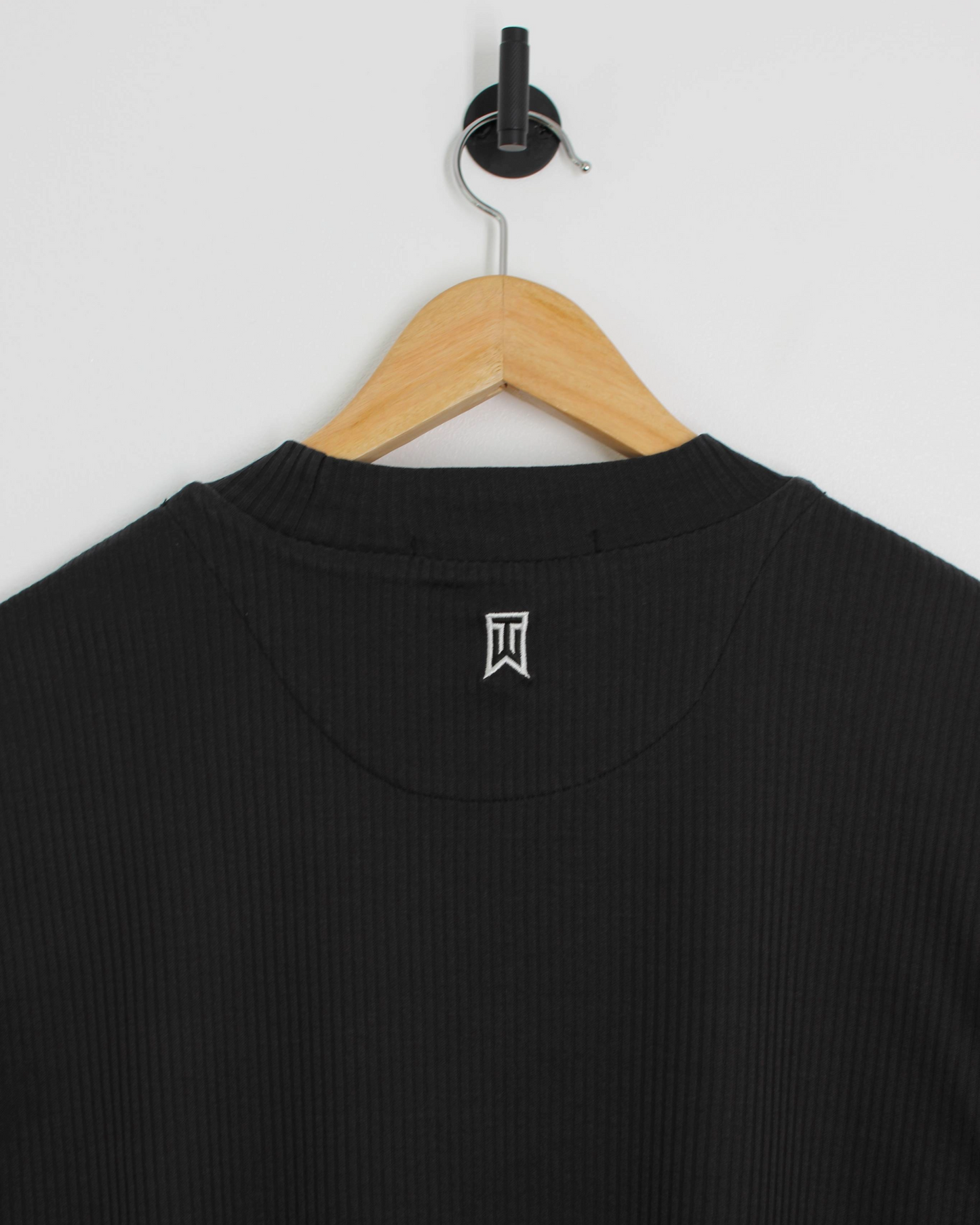 2005 Open Championship Tiger Woods Black Mock Neck Golf Shirt (M)