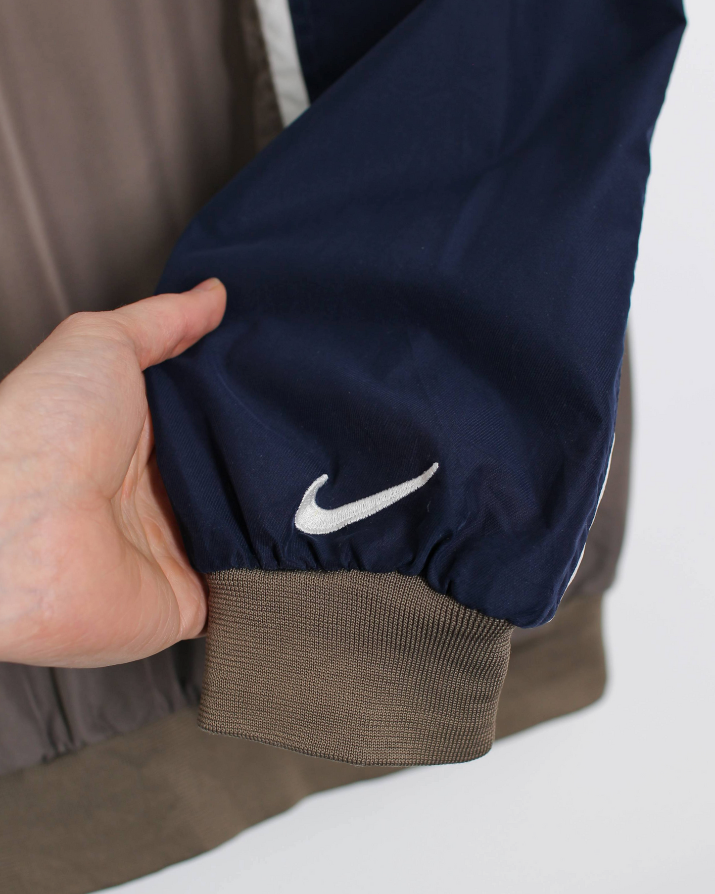 90s Nike Khaki/Navy V-Neck Windbreaker (XL)