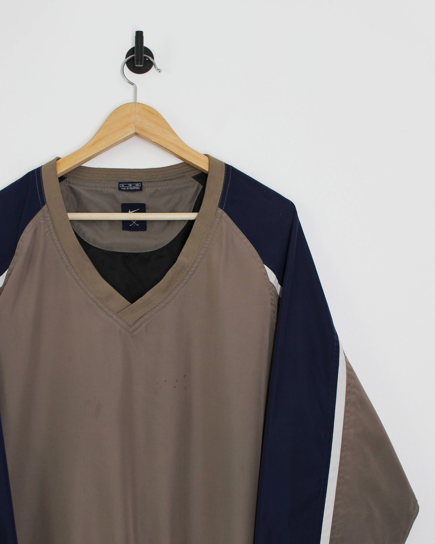 90s Nike Khaki/Navy V-Neck Windbreaker (XL)