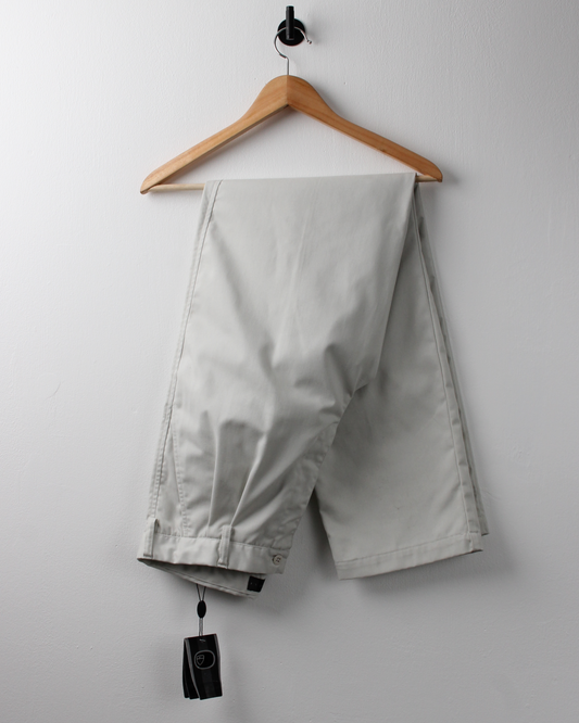 00s Nike Golf Cream Pleated Golf Trousers with Tags (32W 34L)