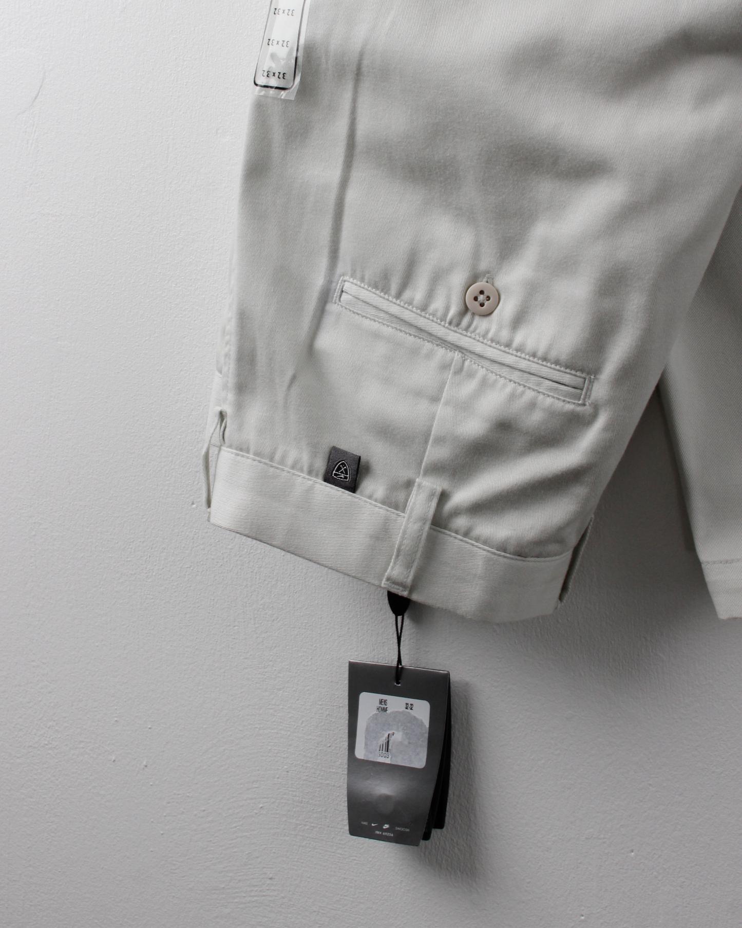 00s Nike Golf Cream Pleated Golf Trousers with Tags (32W 32L)
