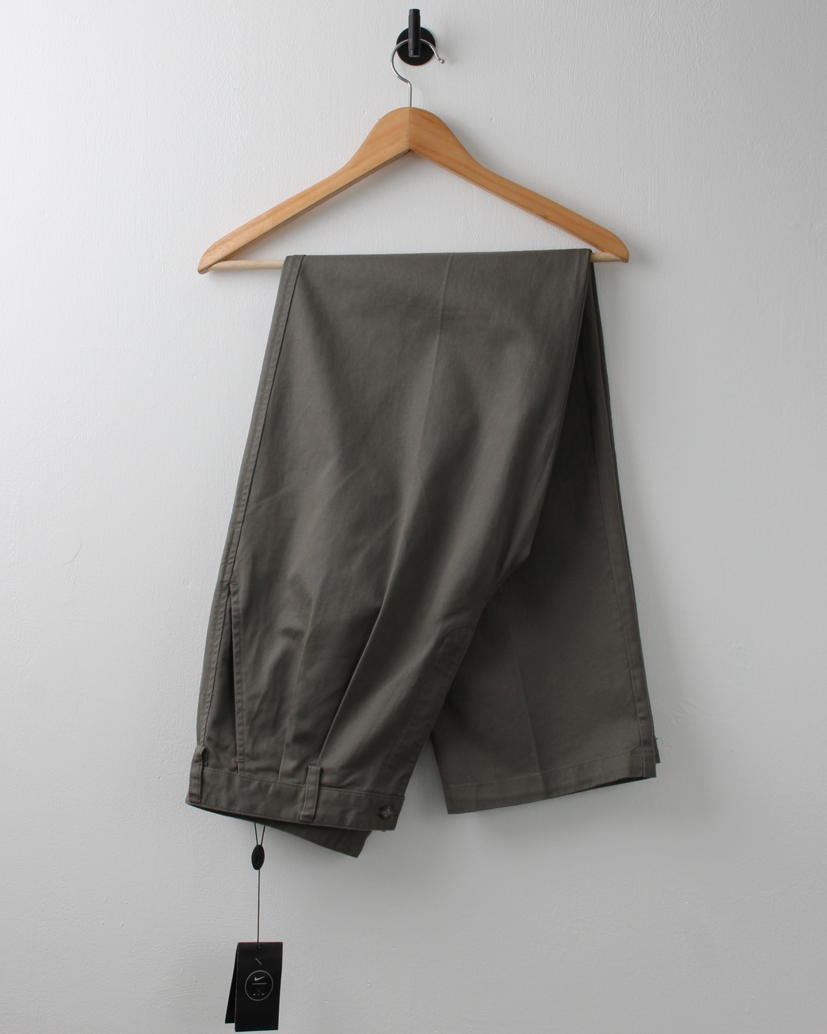 90s Nike Khaki Pleated Golf Trousers (30W 34L)