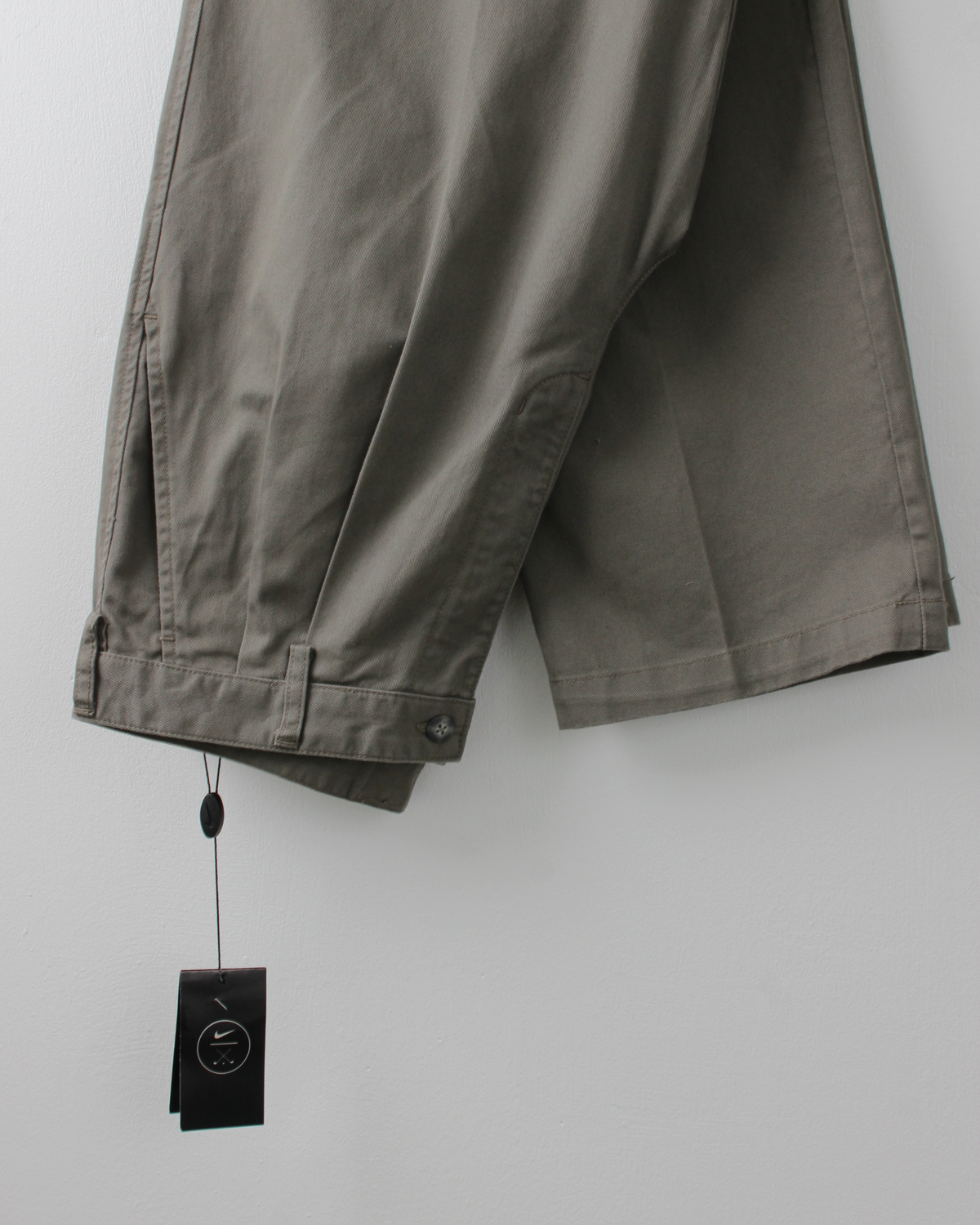 90s Nike Khaki Pleated Golf Trousers (30W 34L)