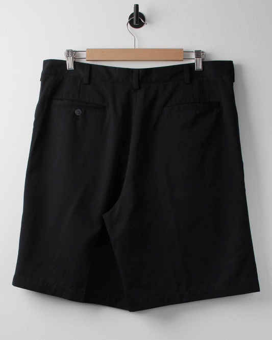 00s Nike Black Pleated Golf Shorts (36W)