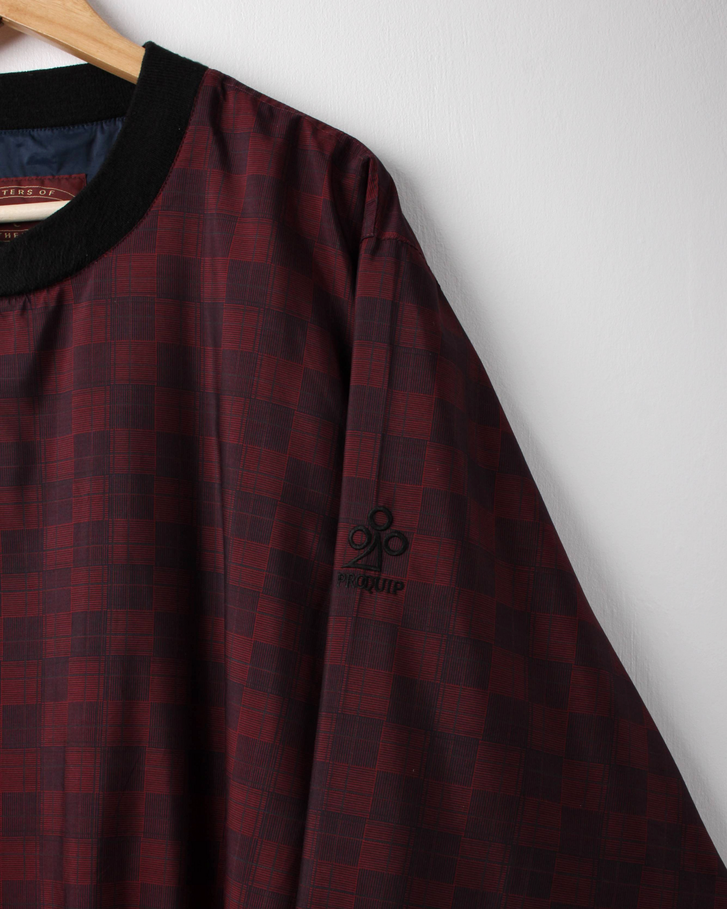 90s ProQuip Burgundy Abstract Patterned Windbreaker (M)