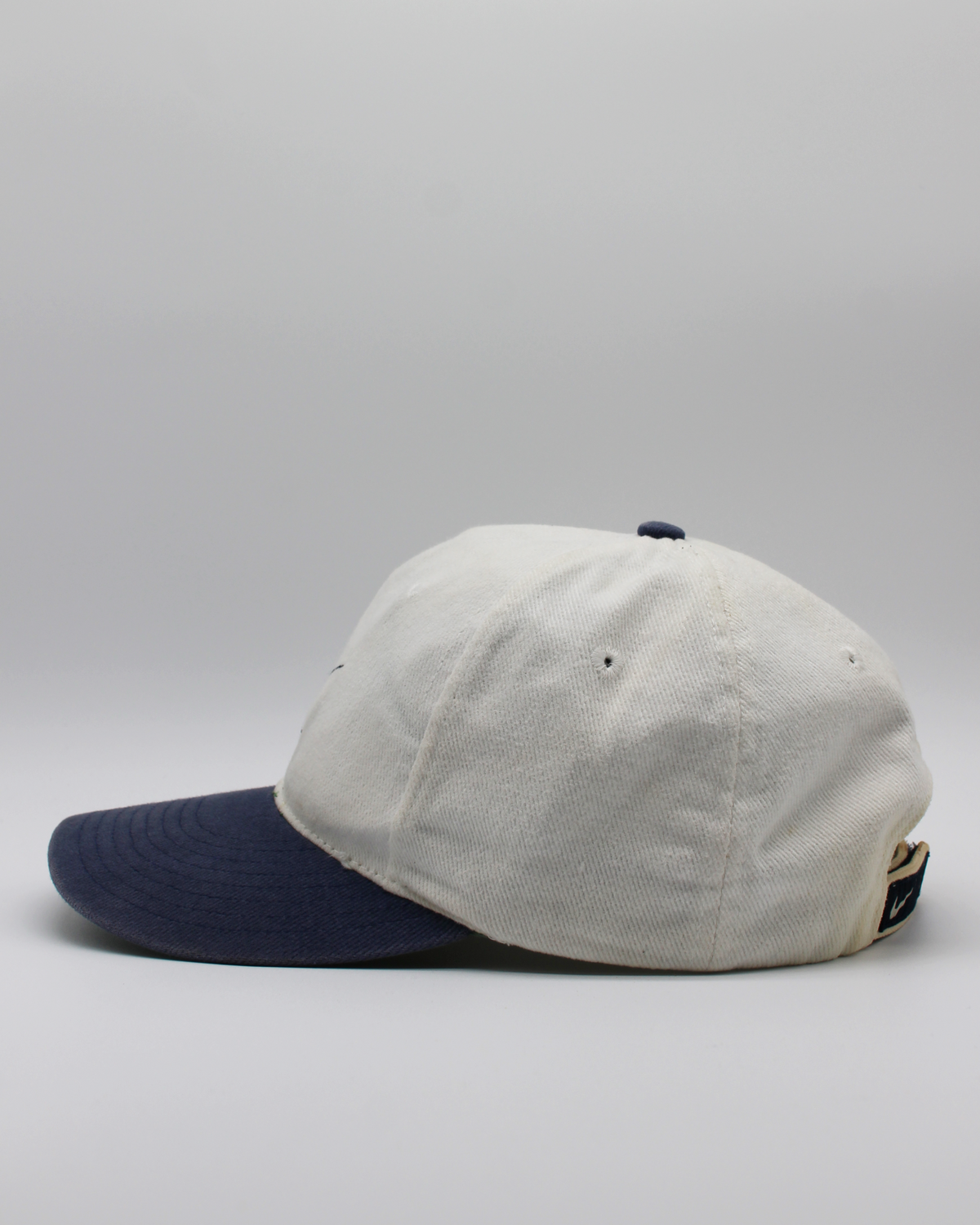 90s Nike White & Navy Two-Tone Cap