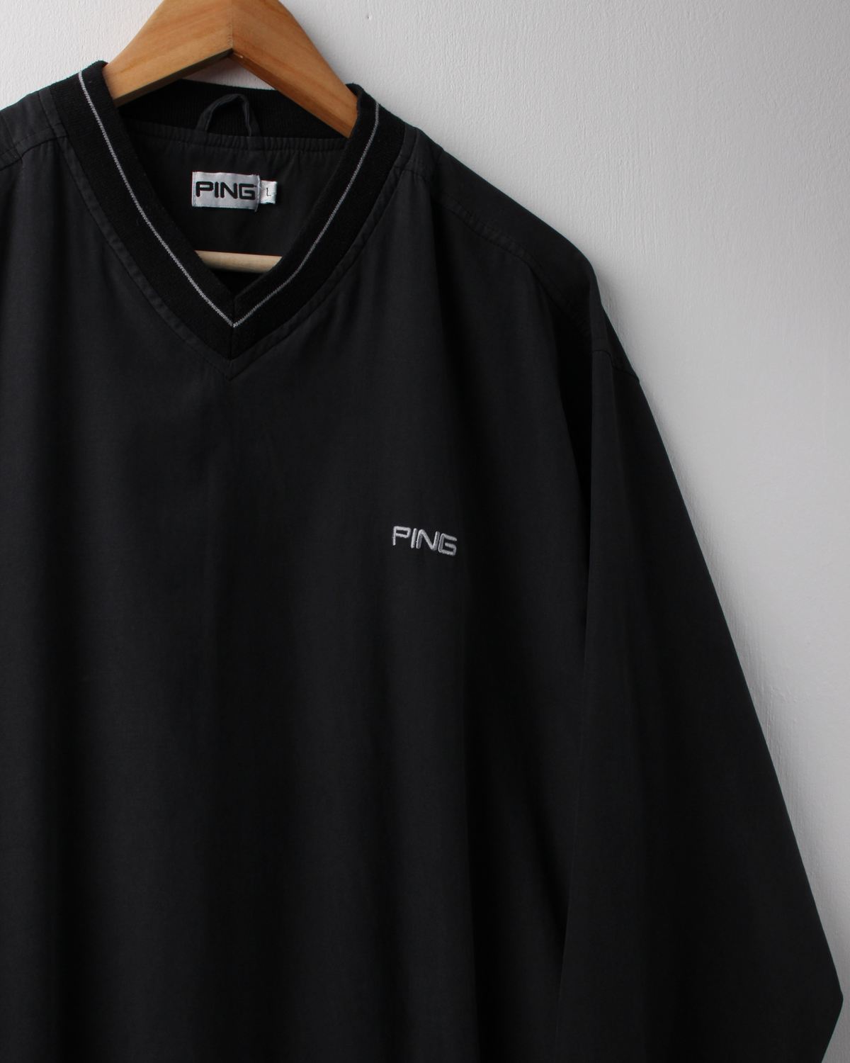 00s Ping Black V-Neck Windbreaker (L)