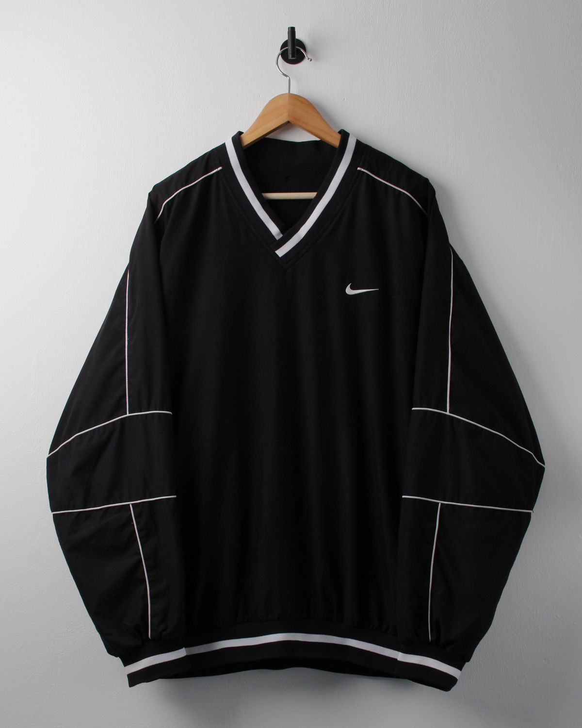 90s Nike Black & White V-Neck Windbreaker (XL)
