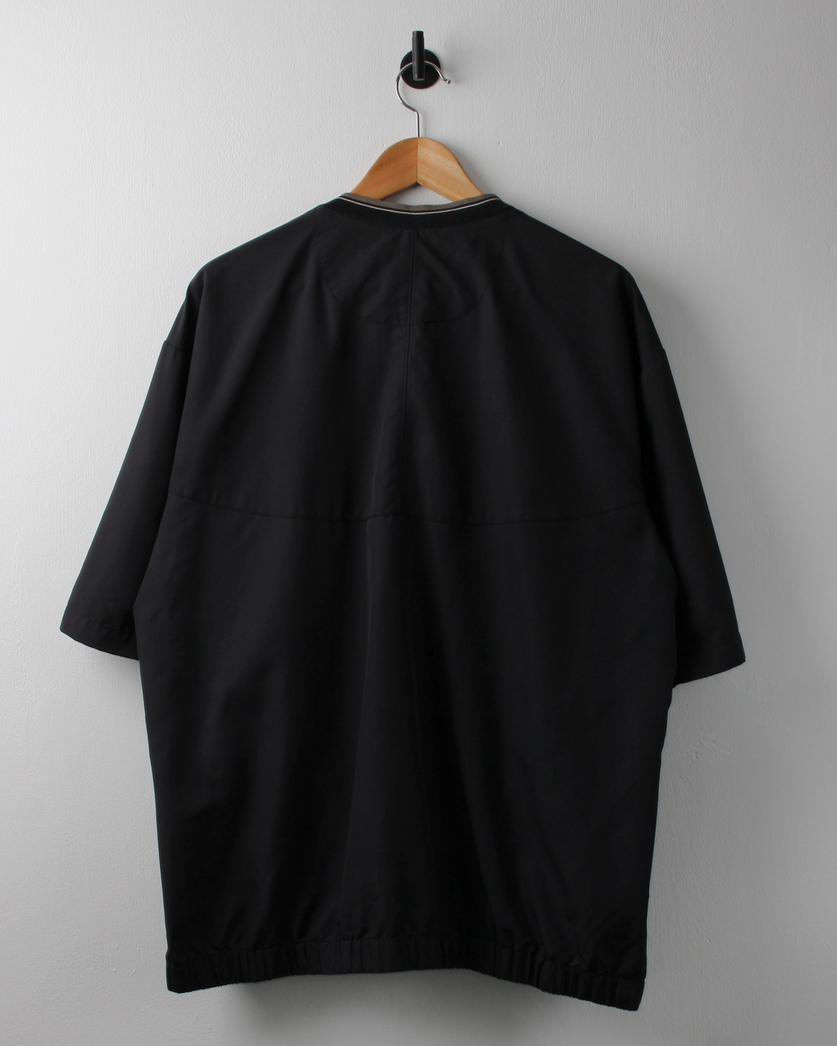 00s Nike Black V-Neck Short Sleeve Windbreaker (L)