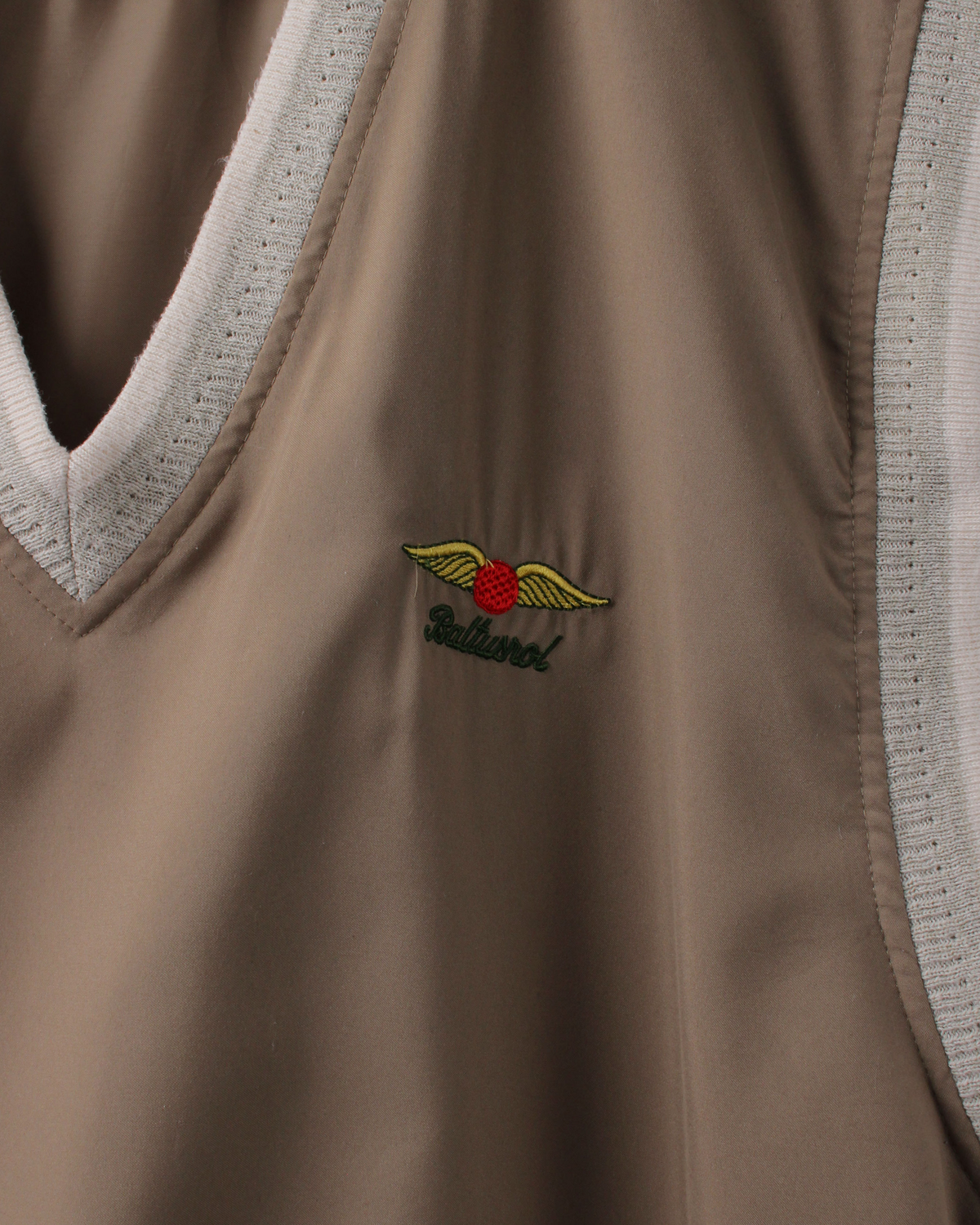 90s Baltusrol Beige Windbreaker Golf Vest (XL)