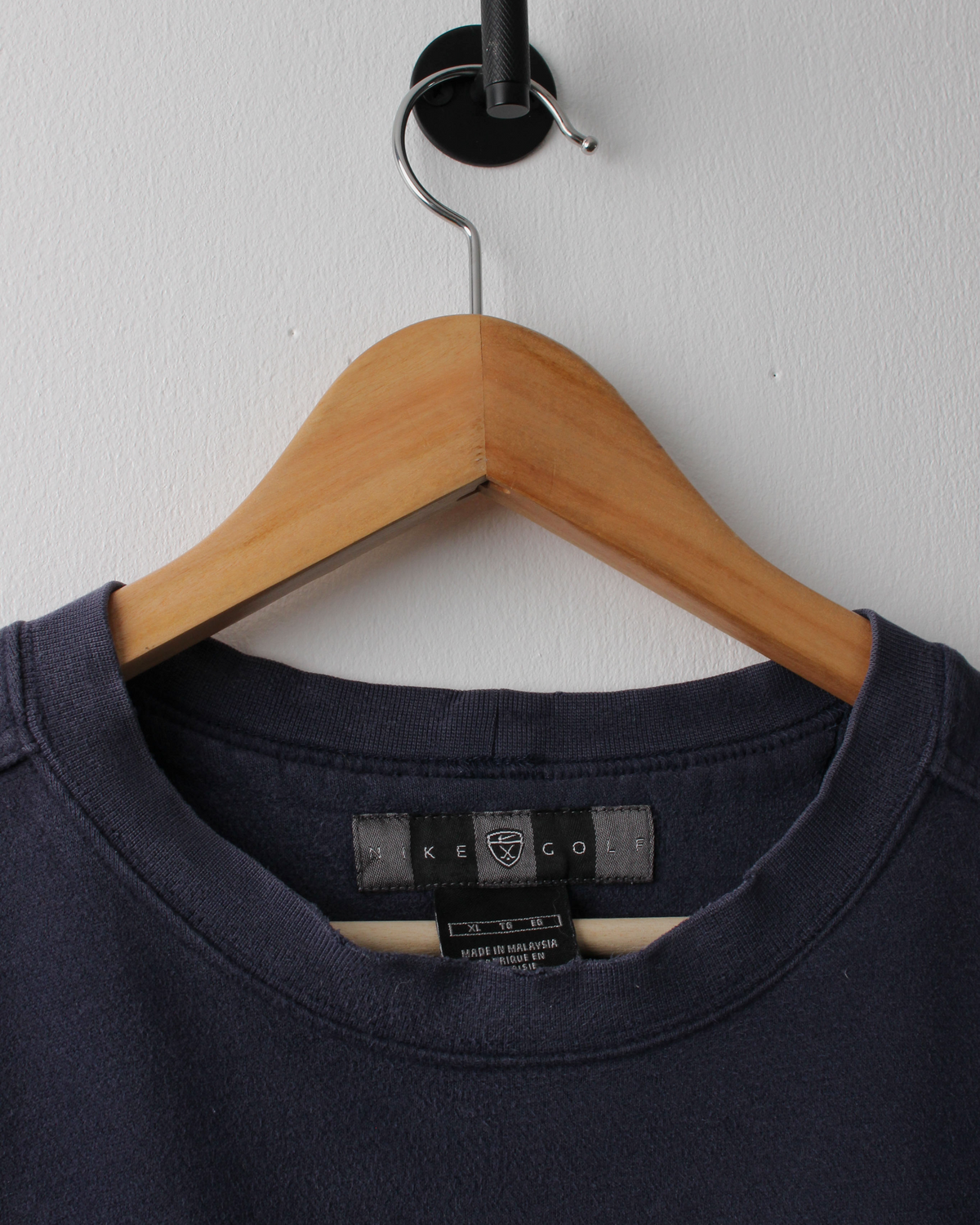 00s Nike Shield Logo Navy Crewneck Sweatshirt (XL)