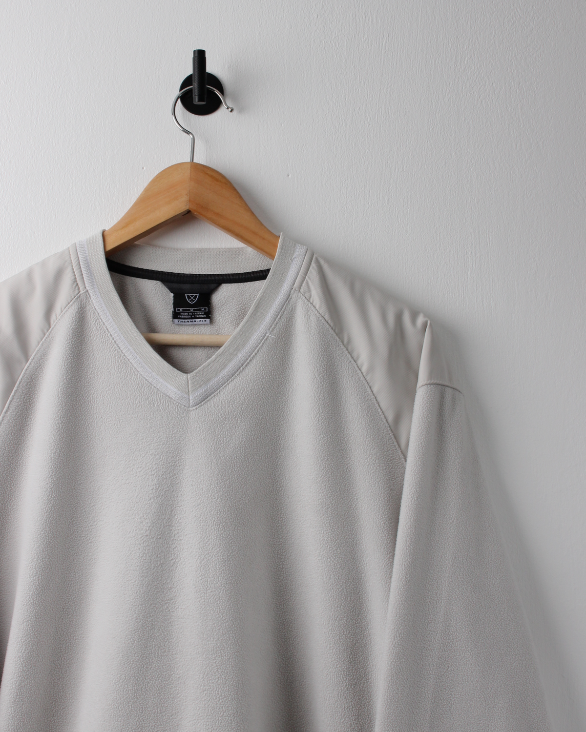 00s Nike Cream V-Neck Fleece (M)