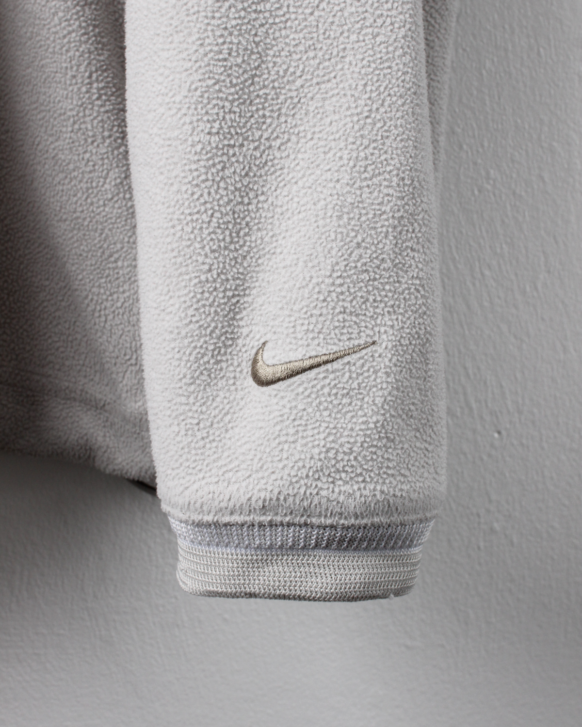 00s Nike Cream V-Neck Fleece (M)