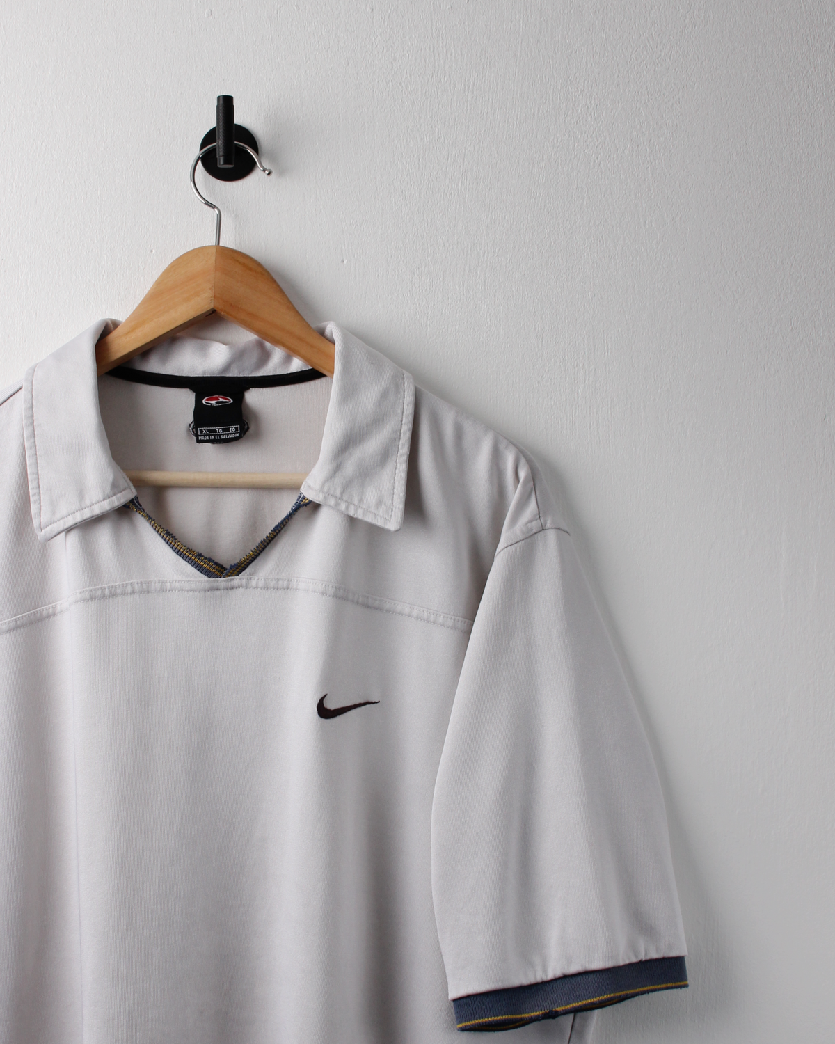 90s Nike Tiger Woods Yin Yang White Buttonless Polo (L)