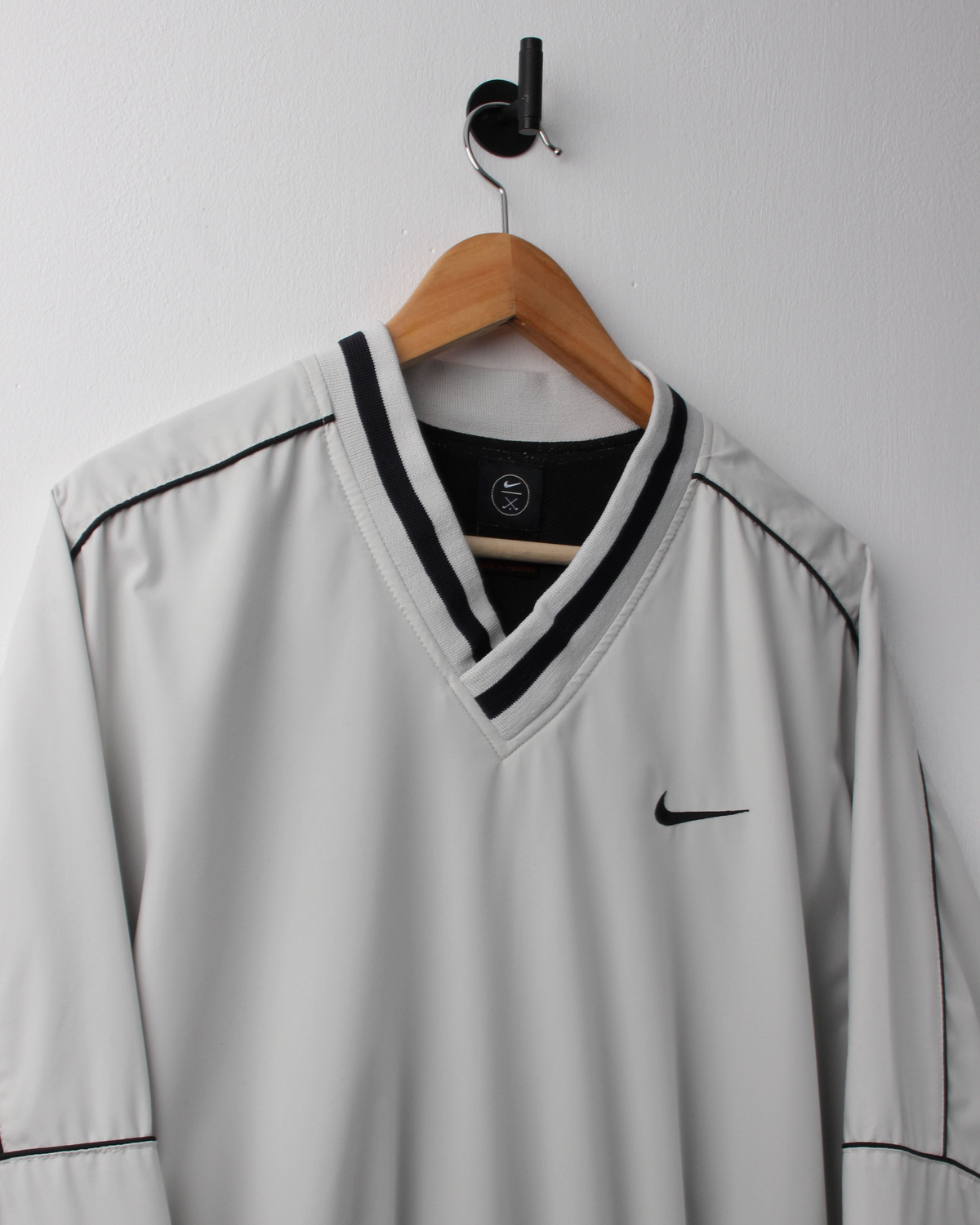 90s Nike Cream & Black V-Neck Windbreaker (S)