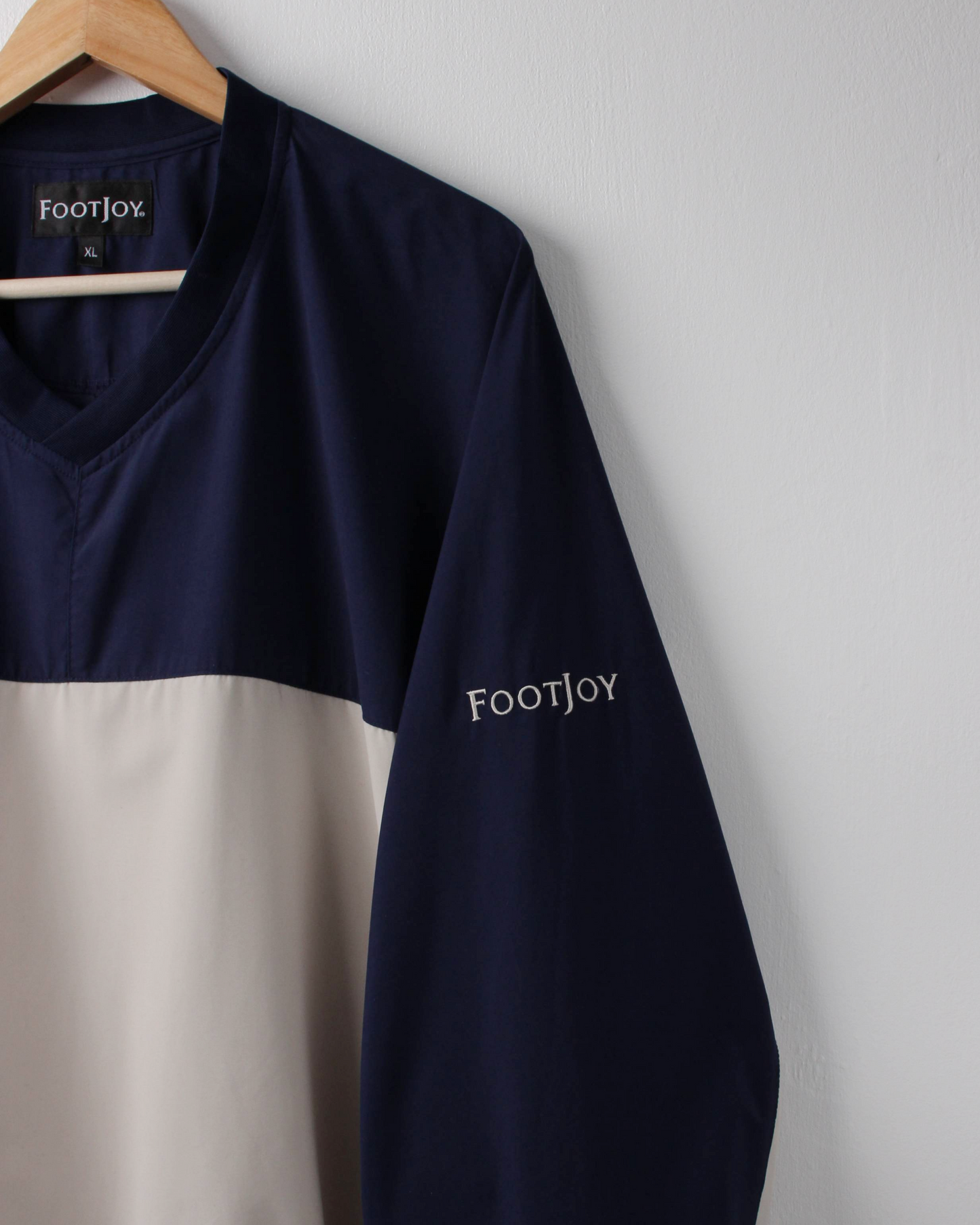 00s FootJoy Navy & Cream Lightweight Windbreaker (XL)