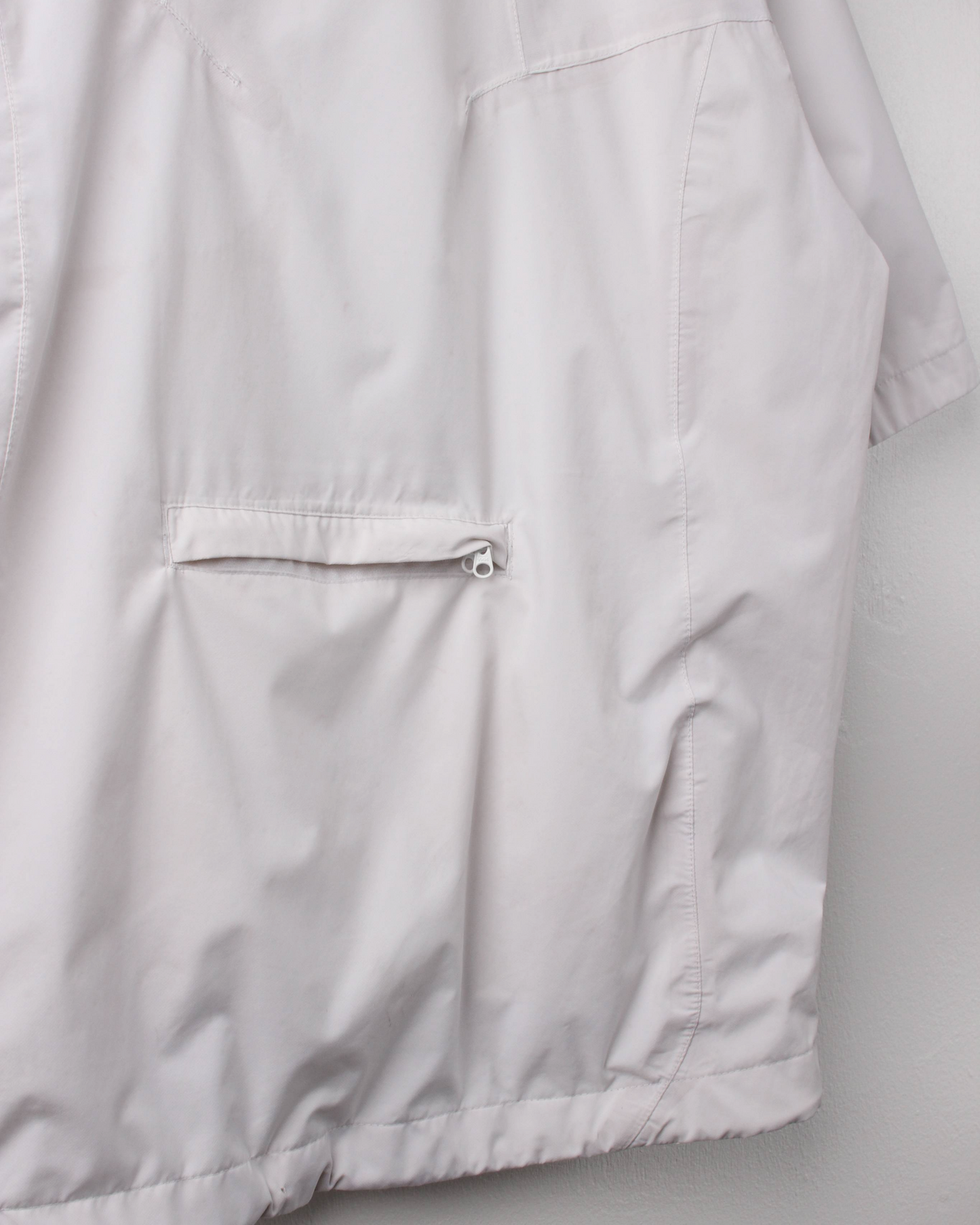 Modern Nike White Short Sleeve Windbreaker (M)