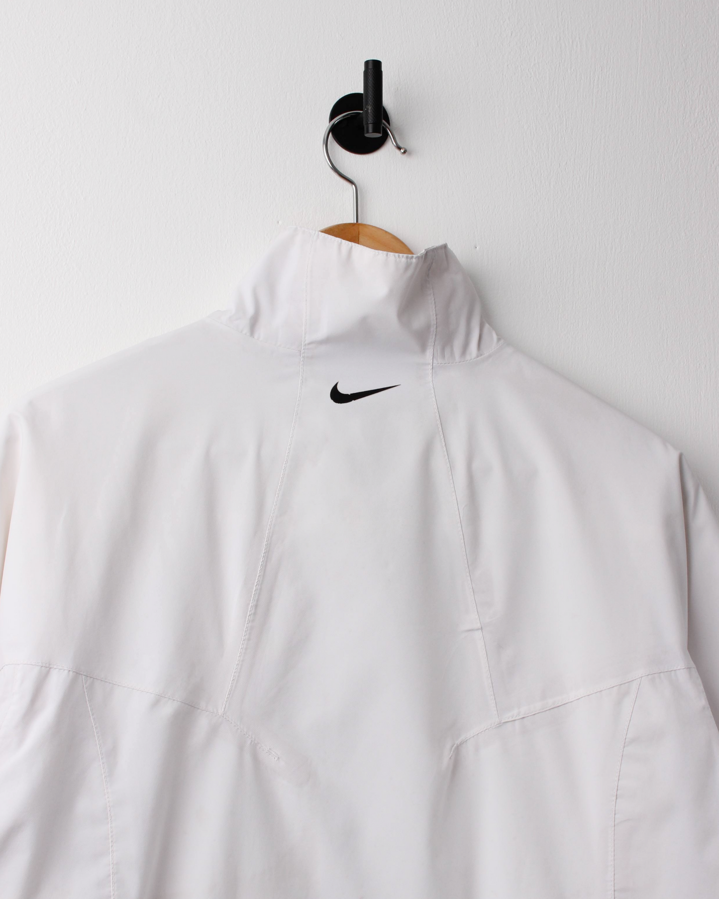 Modern Nike White Short Sleeve Windbreaker (M)