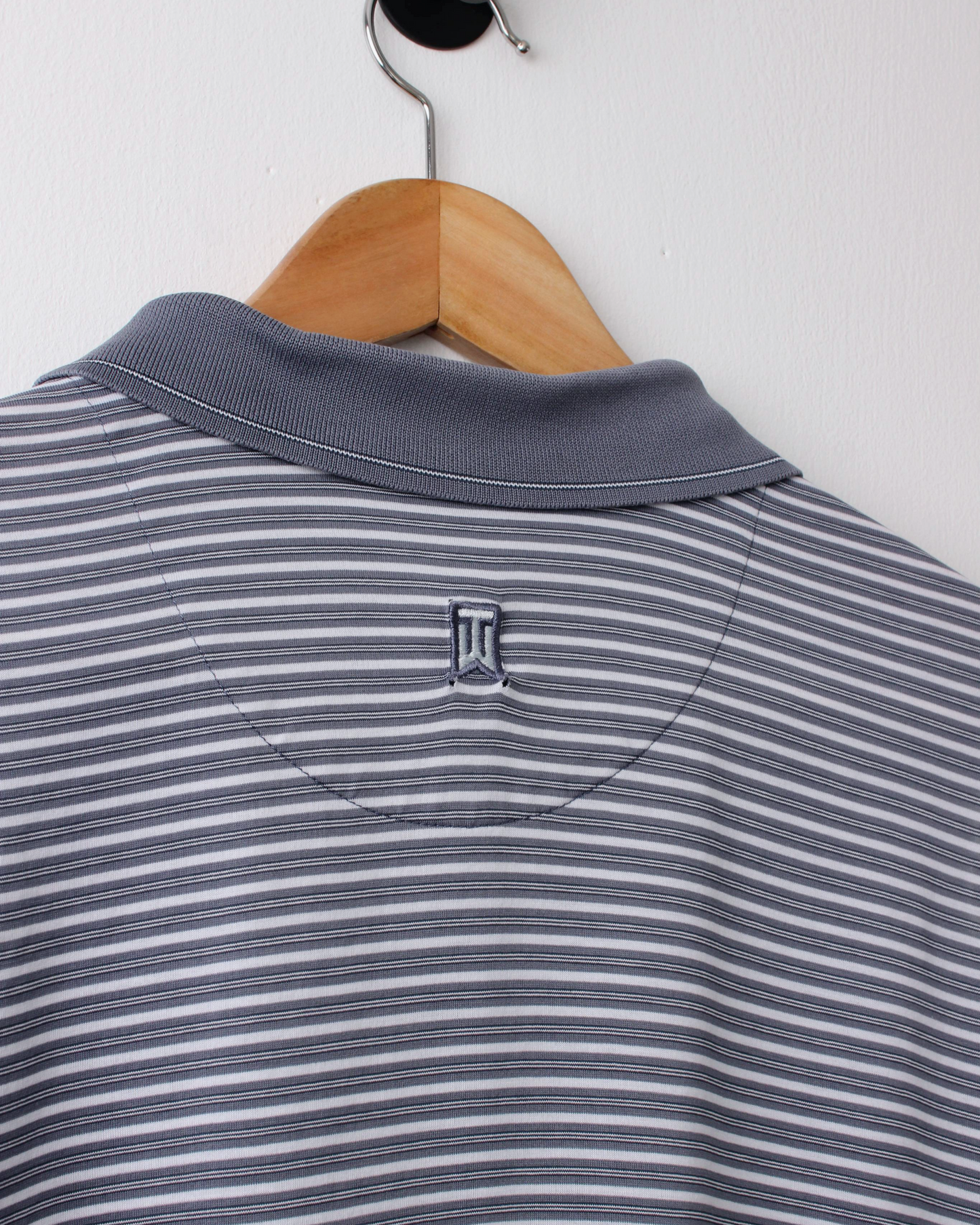 00s Nike Tiger Woods Grey & White Striped Polo (XXL)