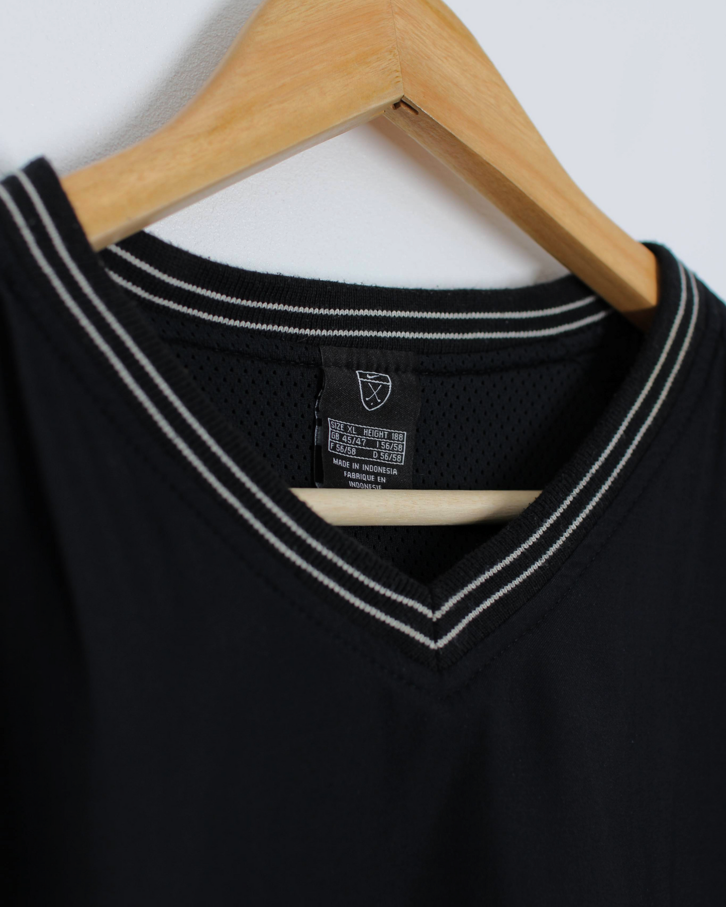 00s Nike Shield logo Black V-Neck Windbreaker (XL)