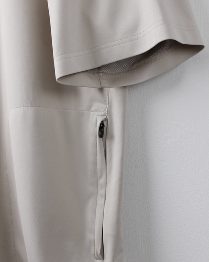 Modern Nike Cream Lightweight Short Sleeve Windbreaker (L)