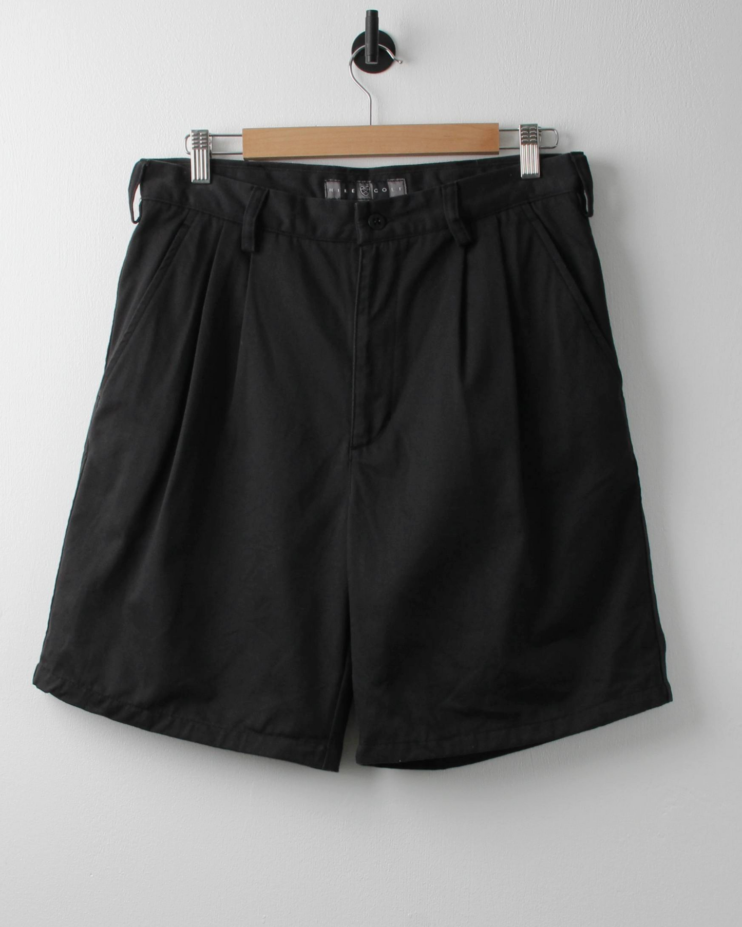 00s Nike Golf Black Pleated Shorts (32W)