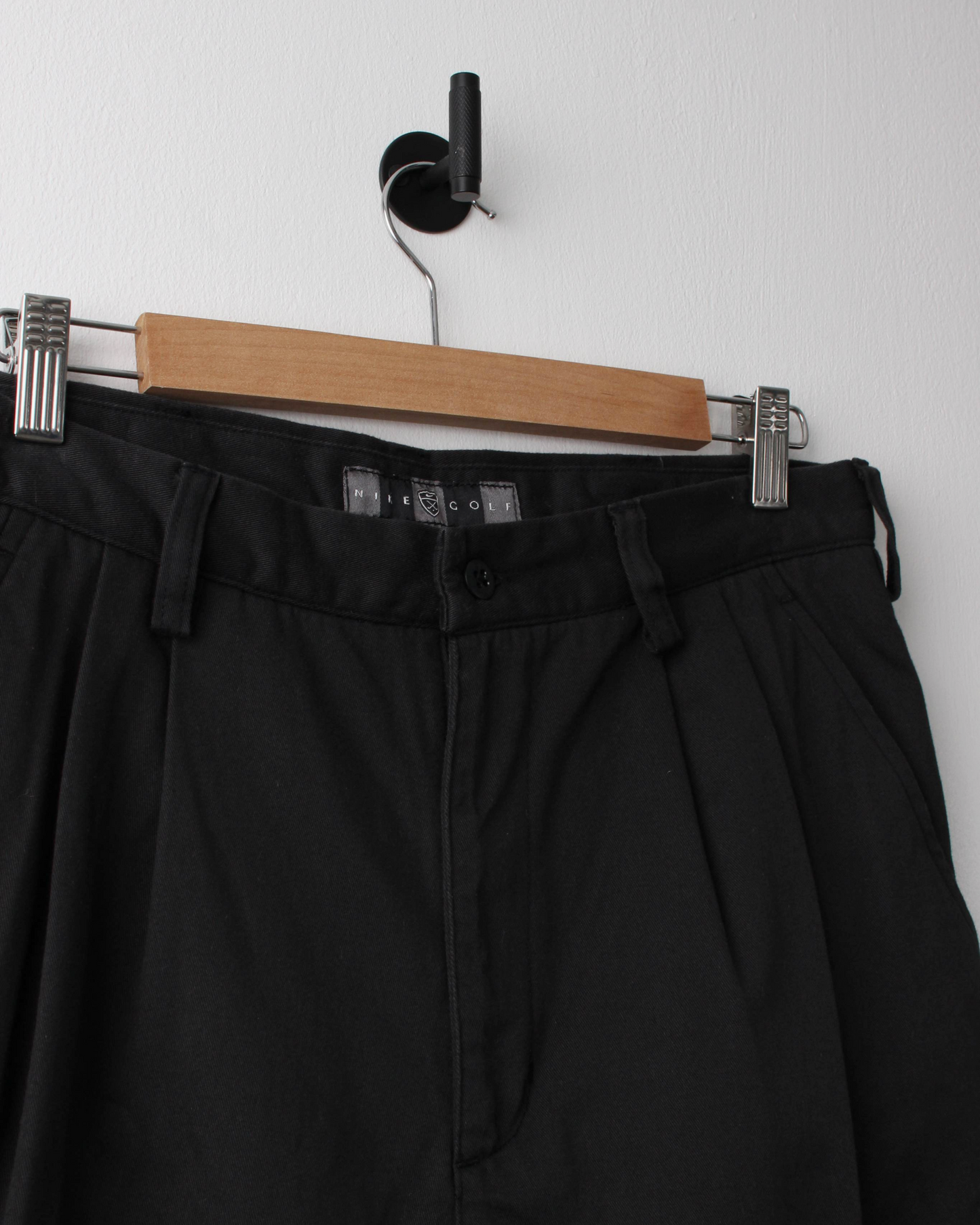 00s Nike Golf Black Pleated Shorts (32W)