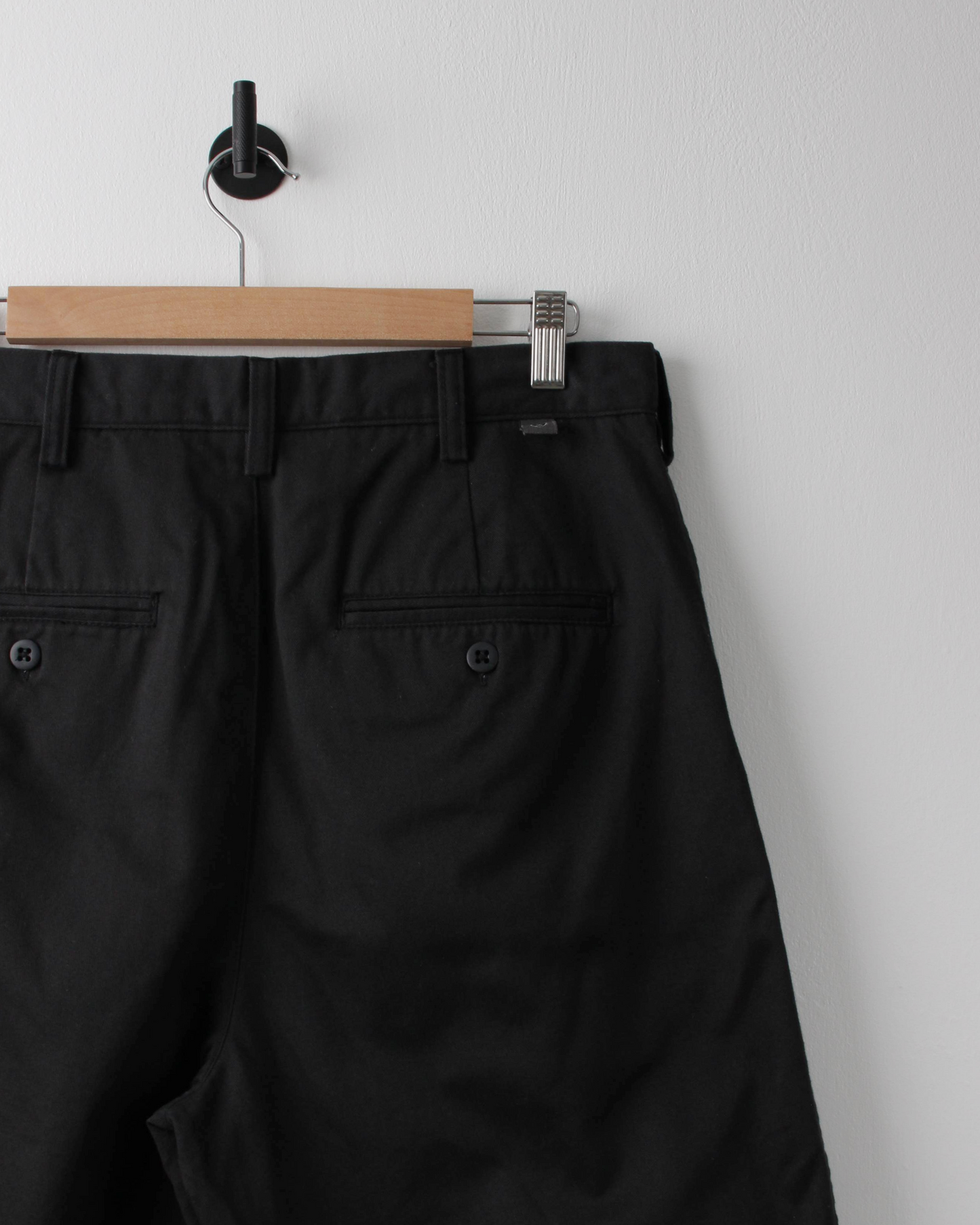 00s Nike Golf Black Pleated Shorts (32W)