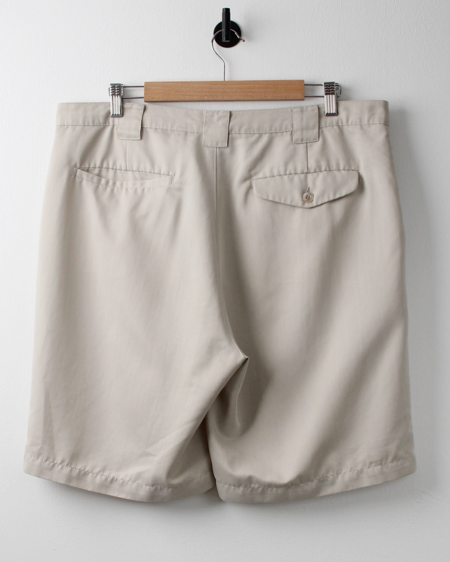 00s Nike Cream Golf Shorts (38W)