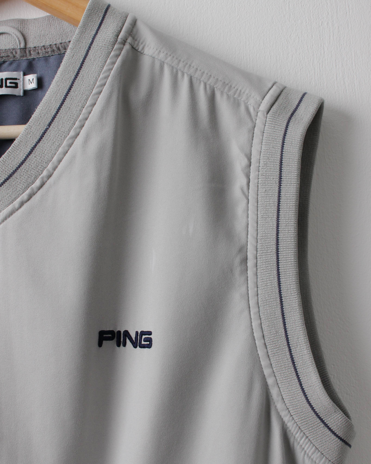 00s Ping ‘Mr Ping’ Logo Stone Grey Windbreaker Golf Vest (S)