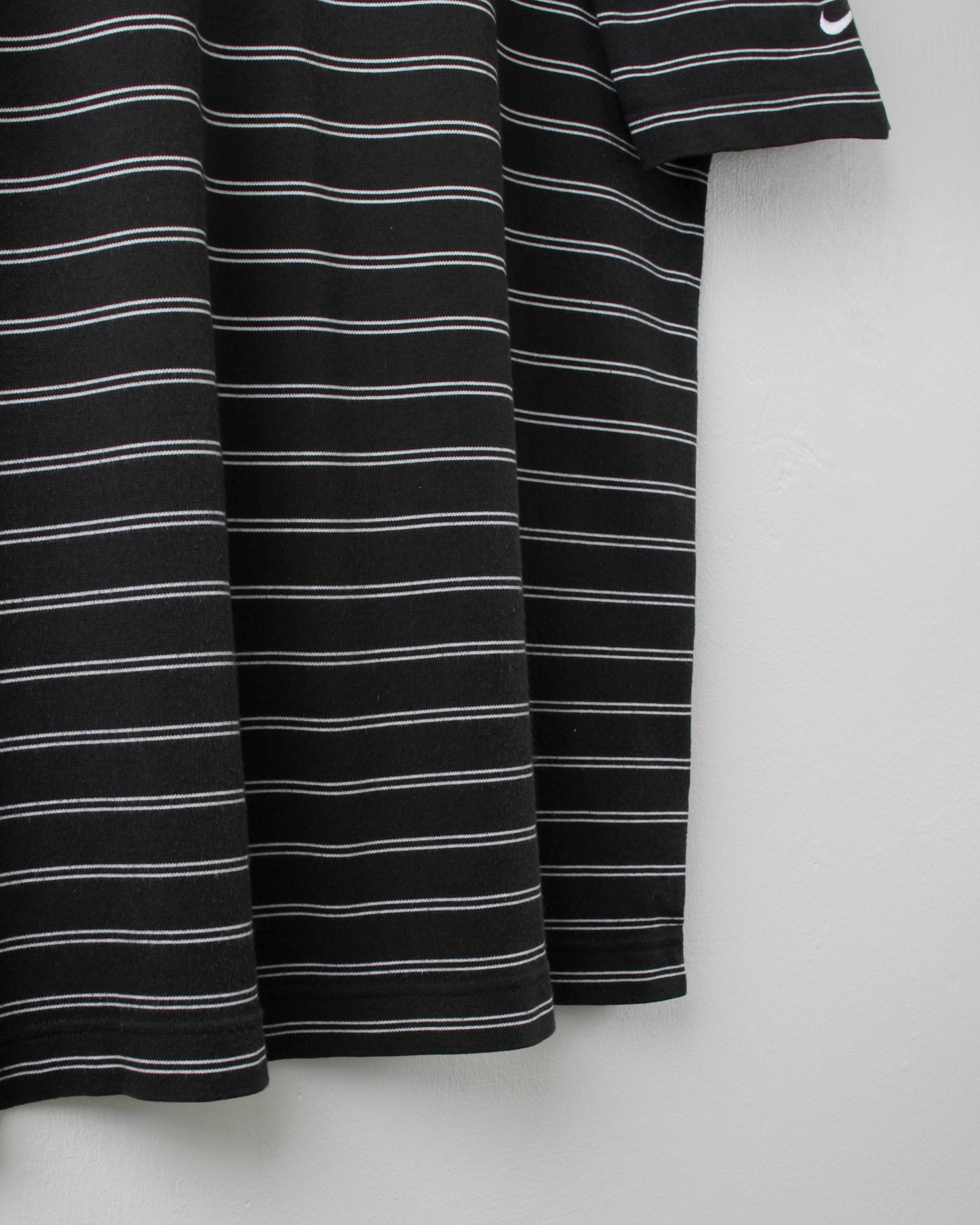 00s Nike Black & White Striped Polo (M)