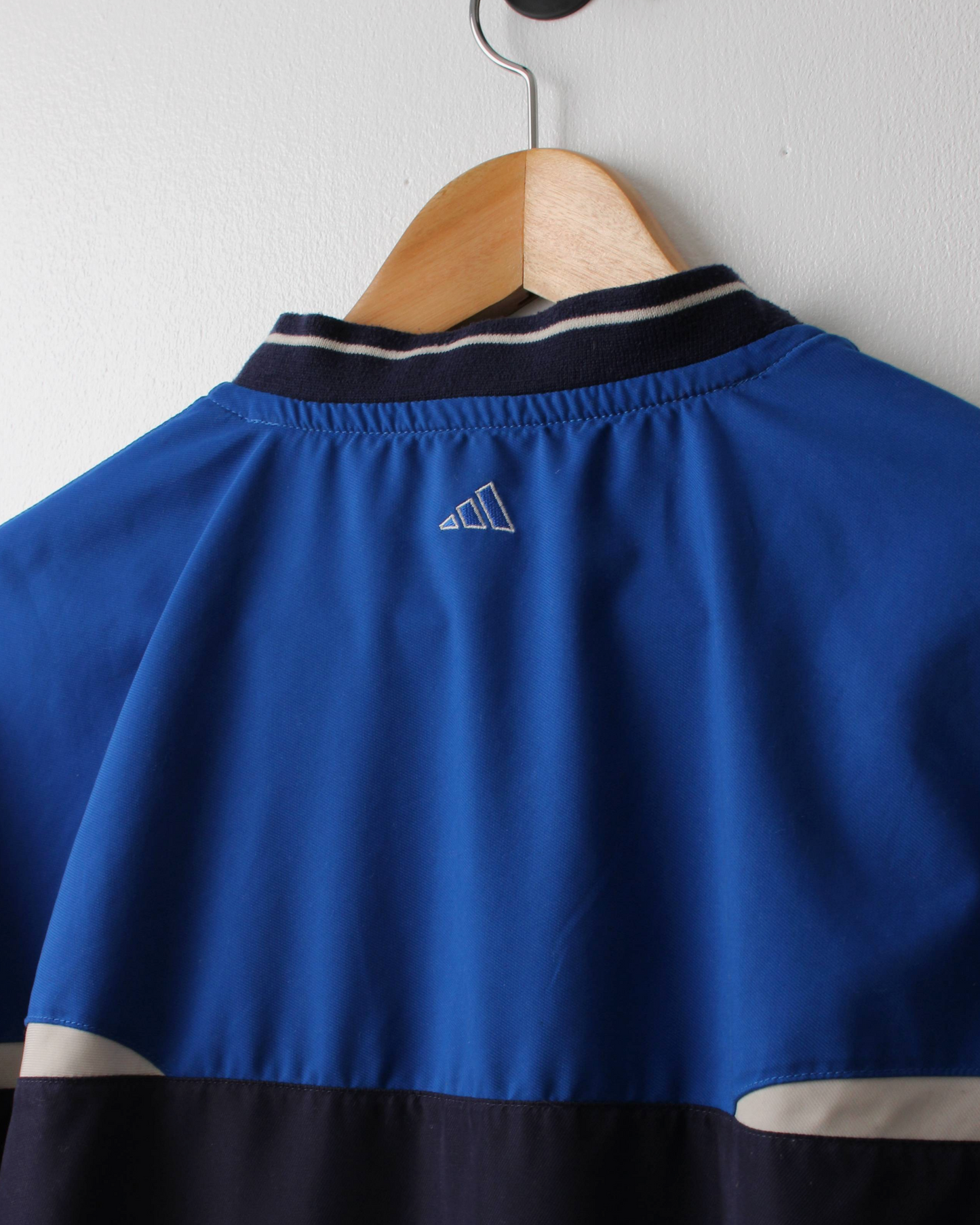 90s Adidas Navy & Blue V-Neck Windbreaker (M)