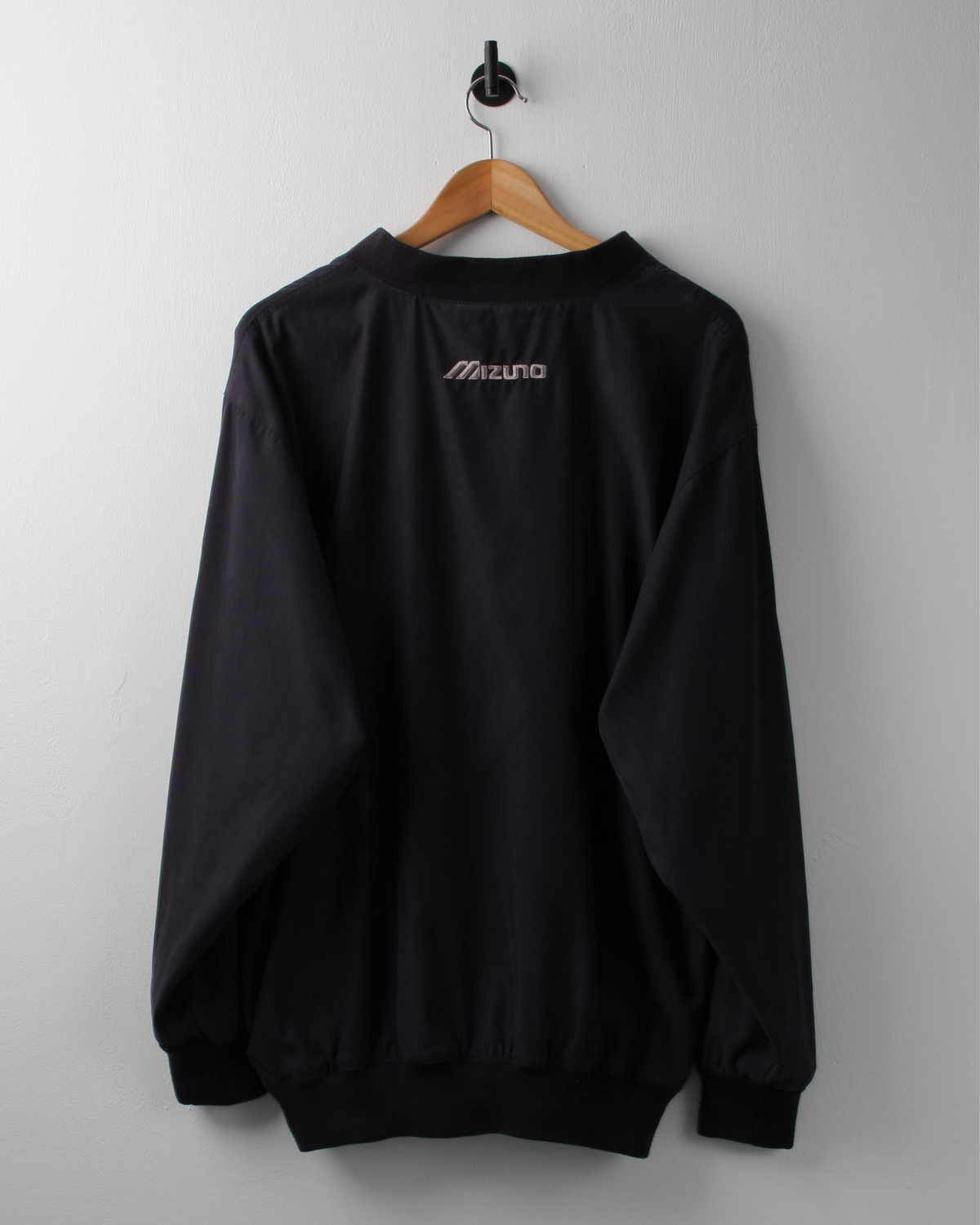 00s Mizuno Black Crewneck Windbreaker (L)
