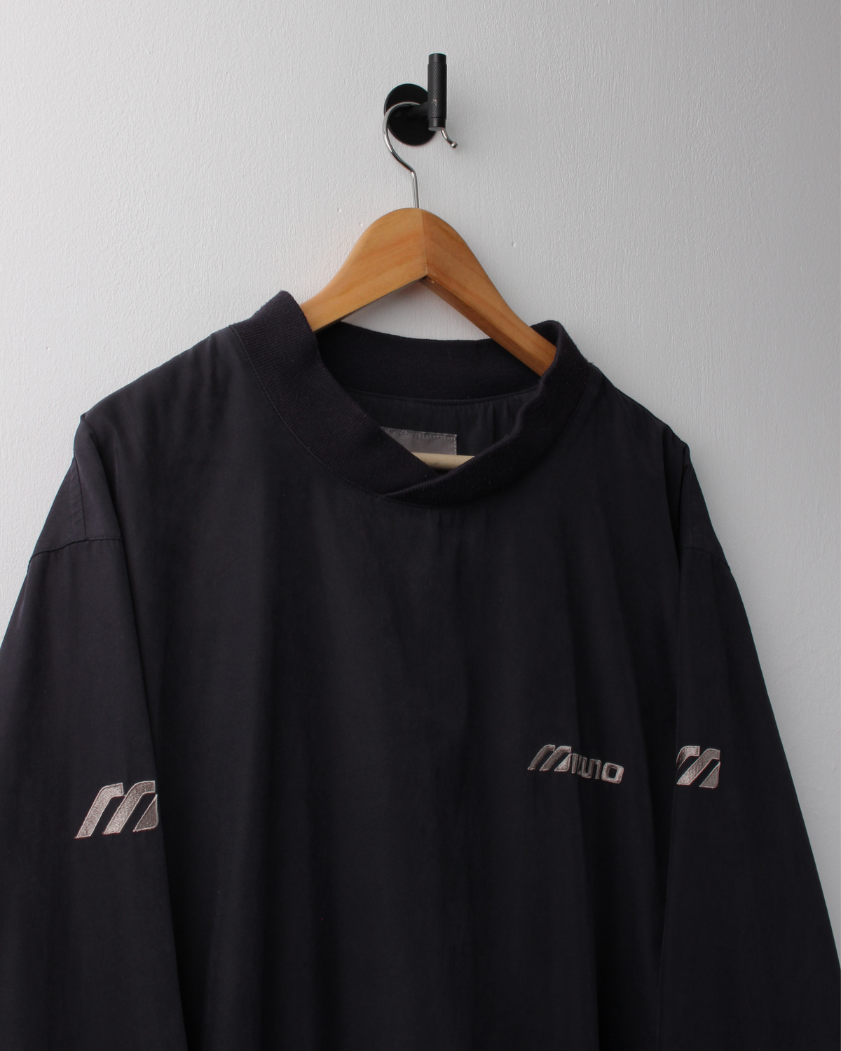 00s Mizuno Black Crewneck Windbreaker (L)