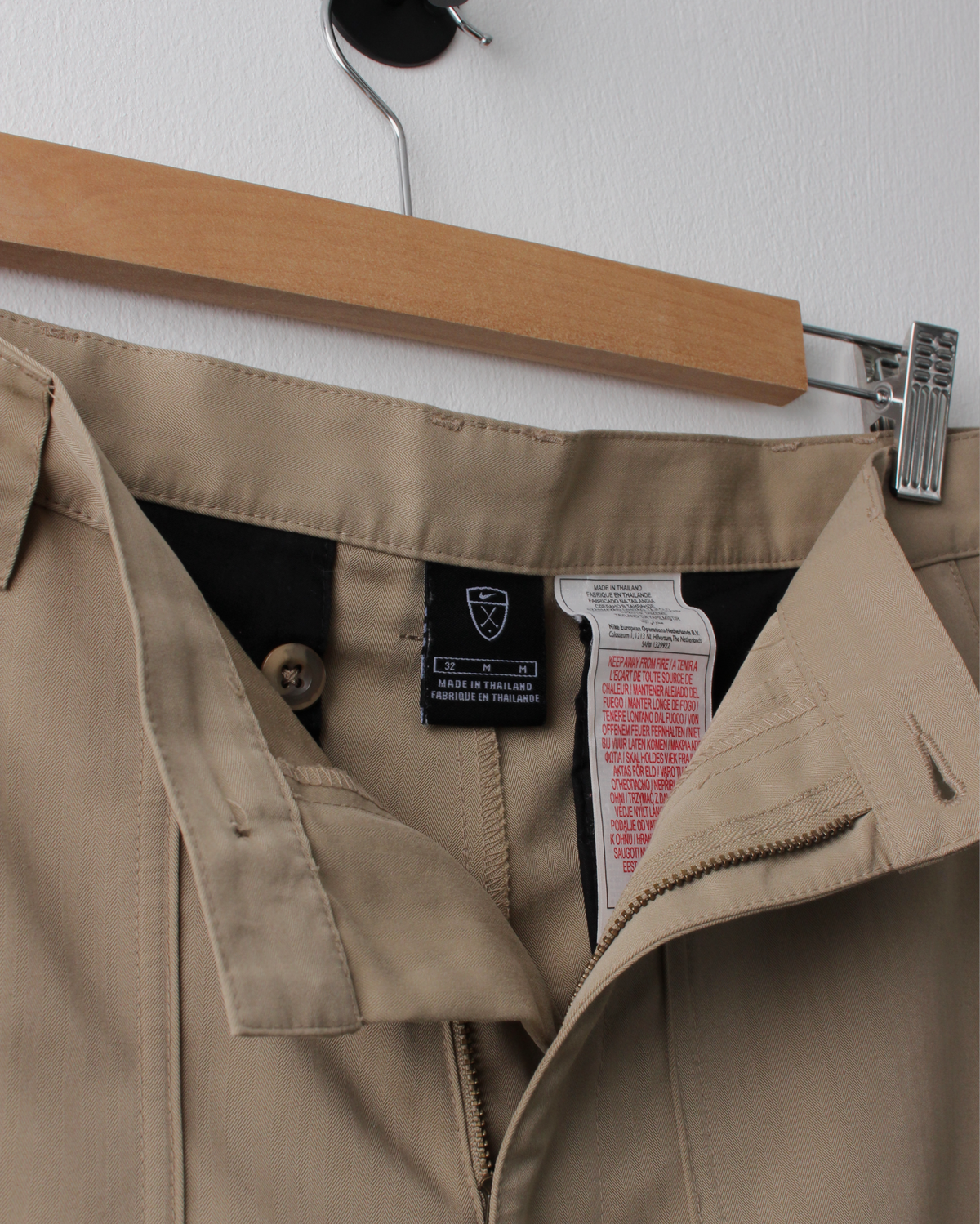 00s Nike Beige Golf Shorts (32W)