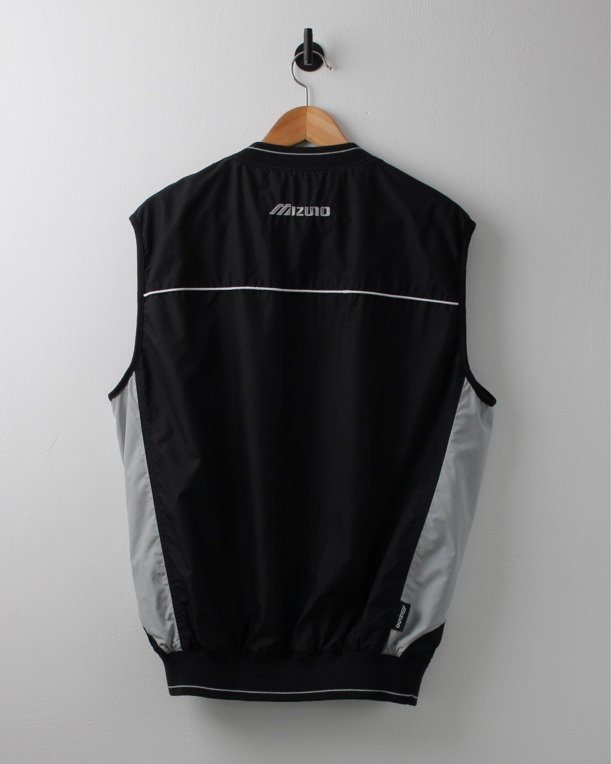 00s Mizuno Black Windbreaker Golf Vest (S)