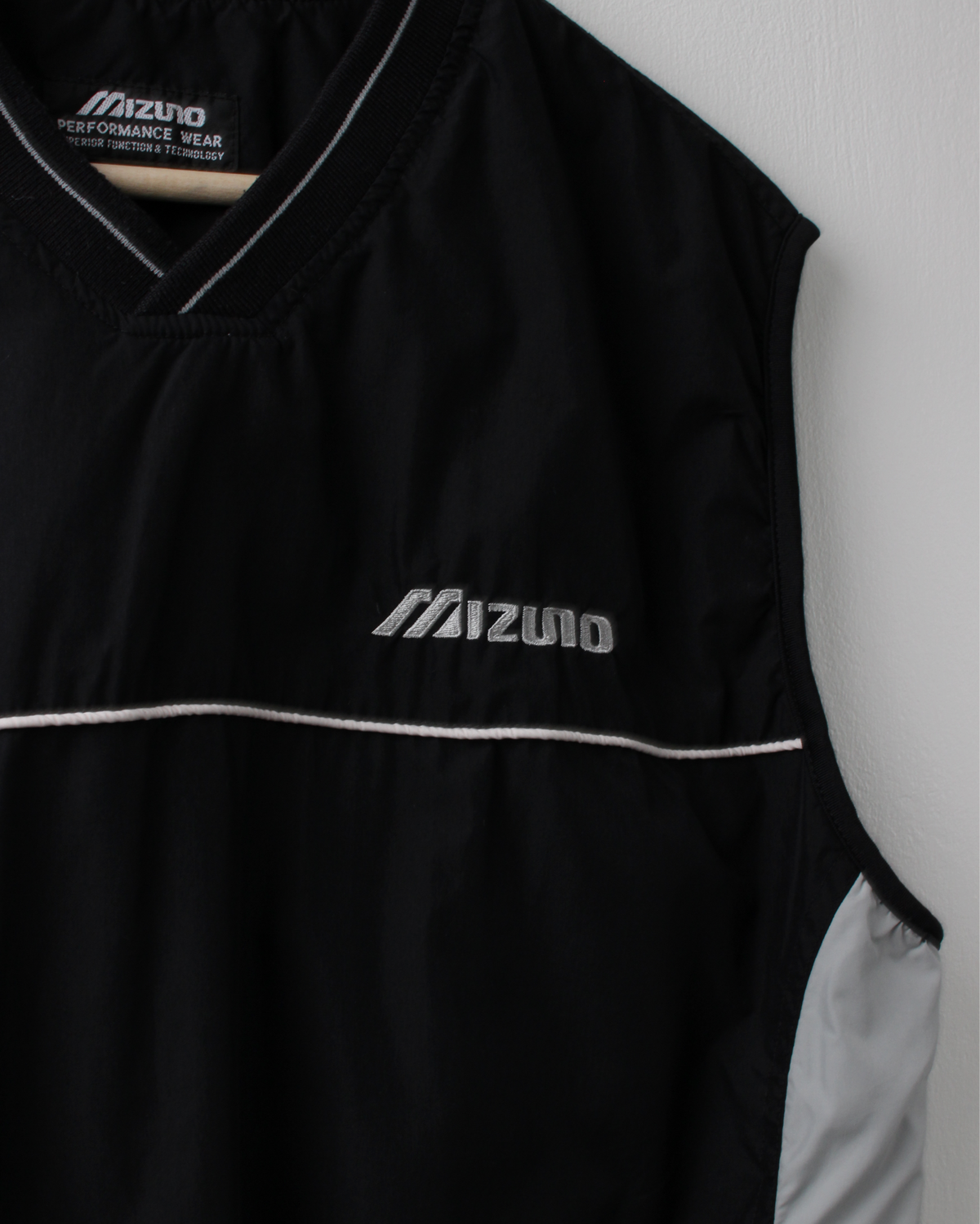 00s Mizuno Black Windbreaker Golf Vest (S)